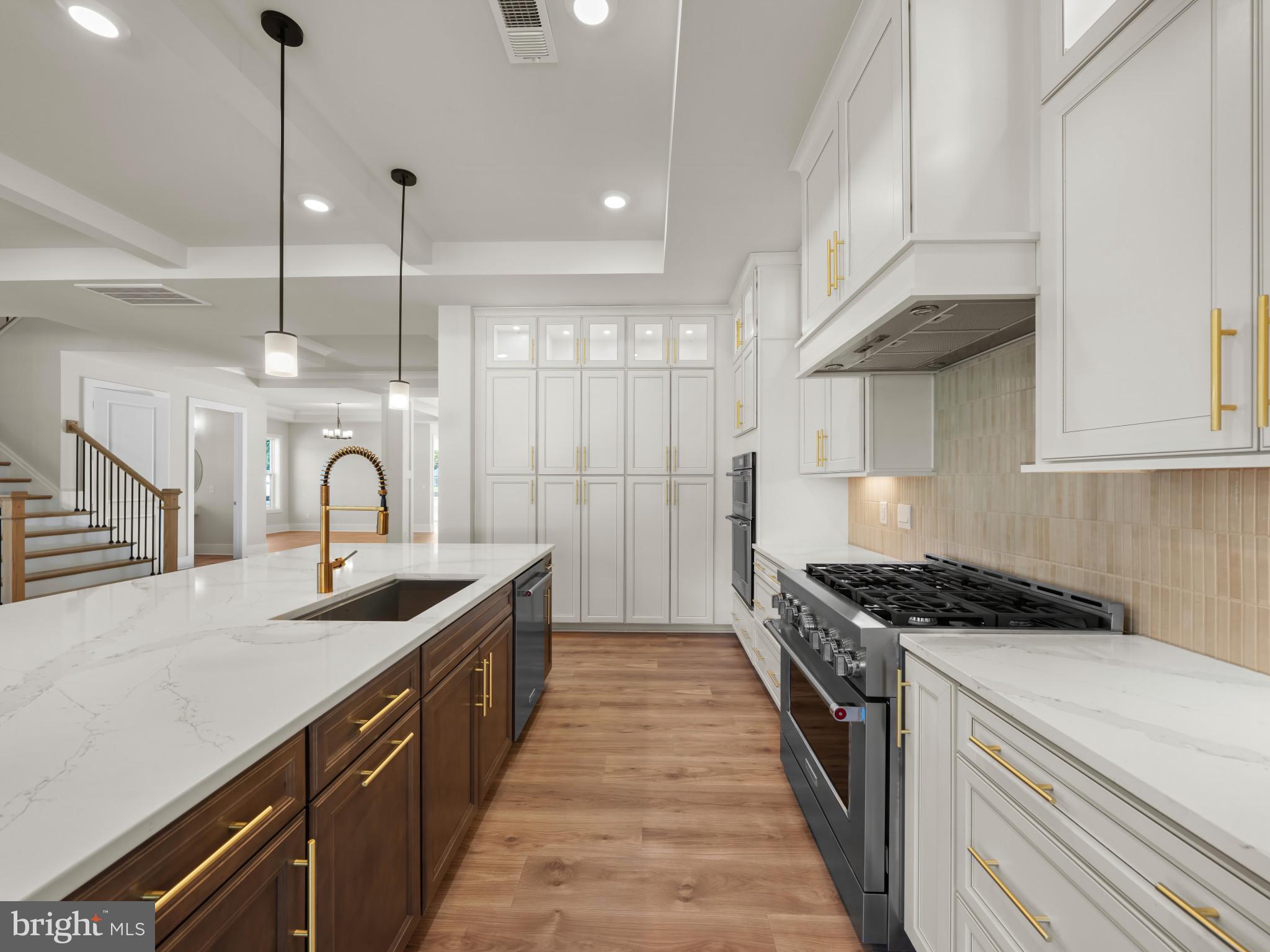 COLLINGWOOD CHASE - Residential