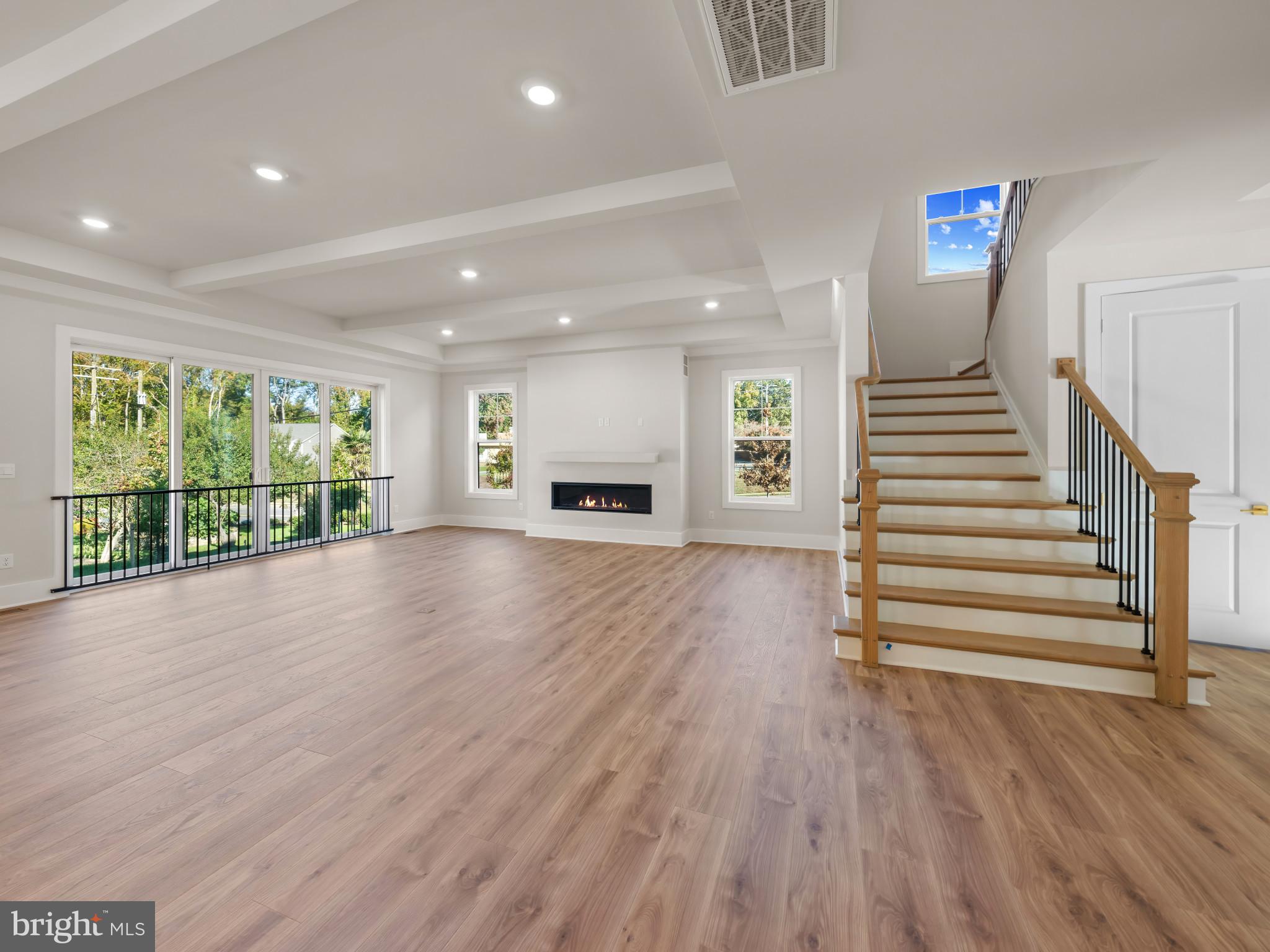 COLLINGWOOD CHASE - Residential