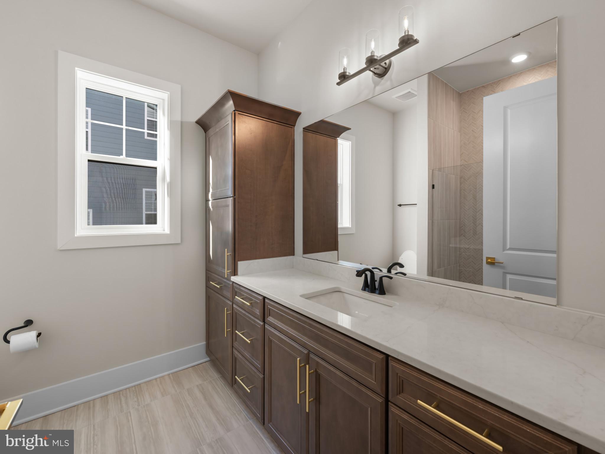 COLLINGWOOD CHASE - Residential