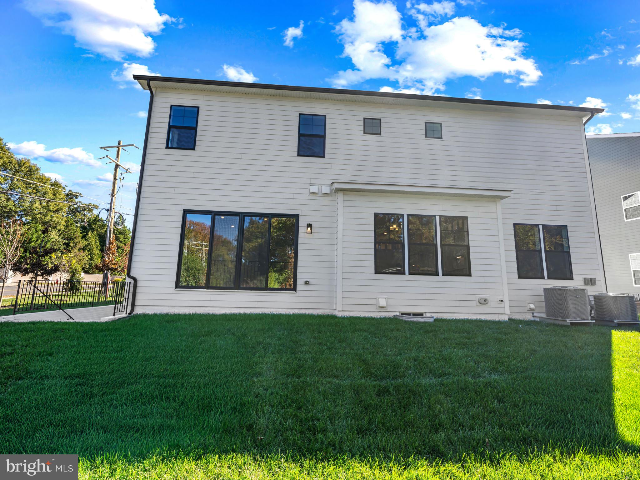 COLLINGWOOD CHASE - Residential