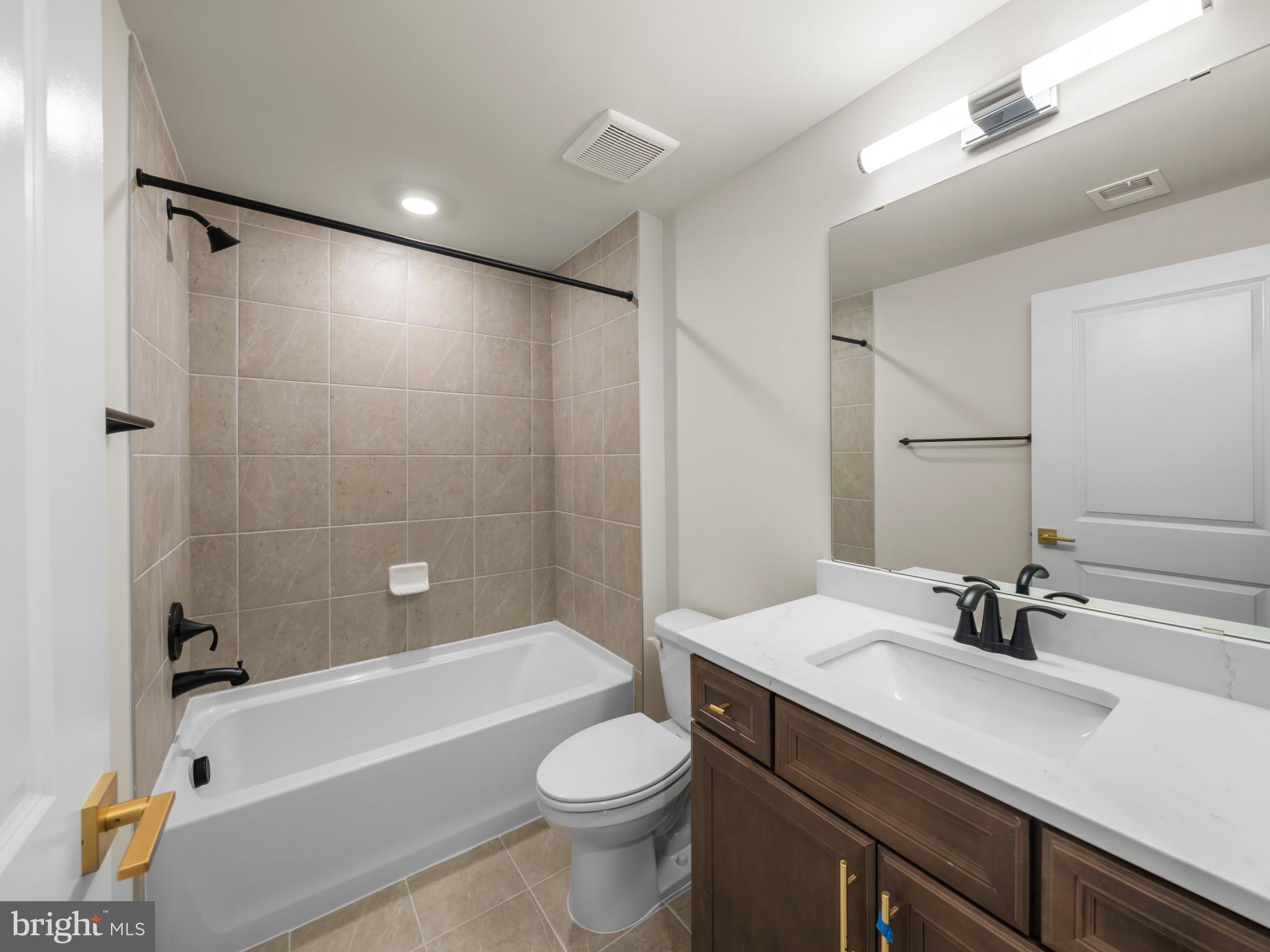 COLLINGWOOD CHASE - Residential