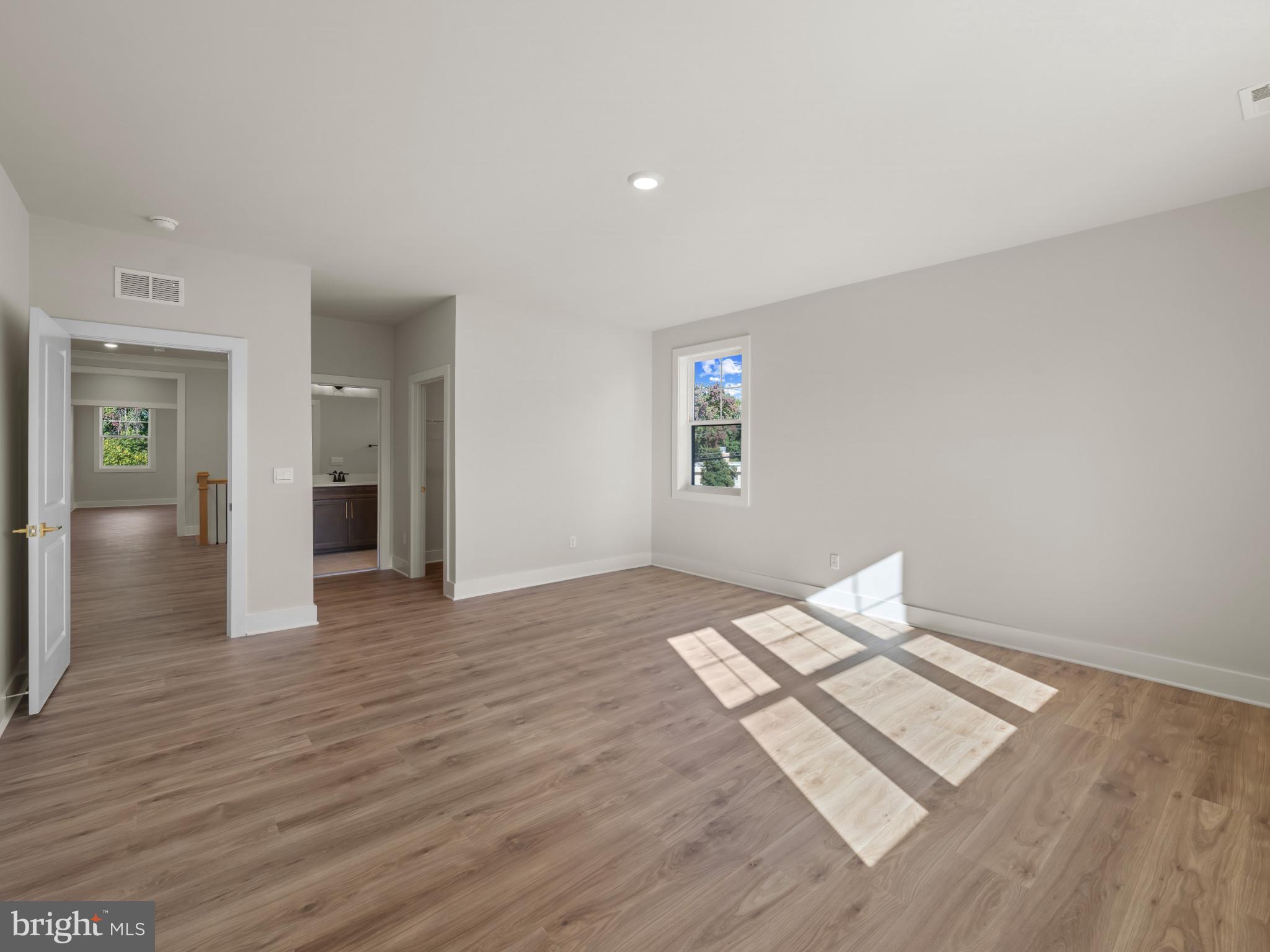 COLLINGWOOD CHASE - Residential