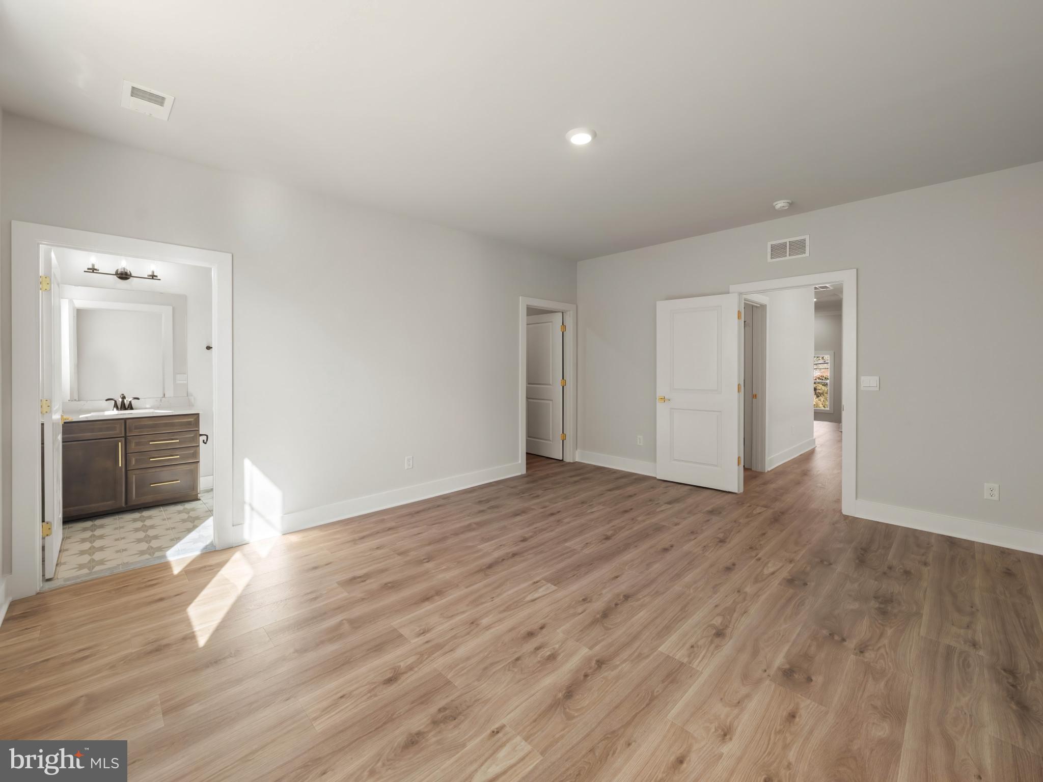 COLLINGWOOD CHASE - Residential