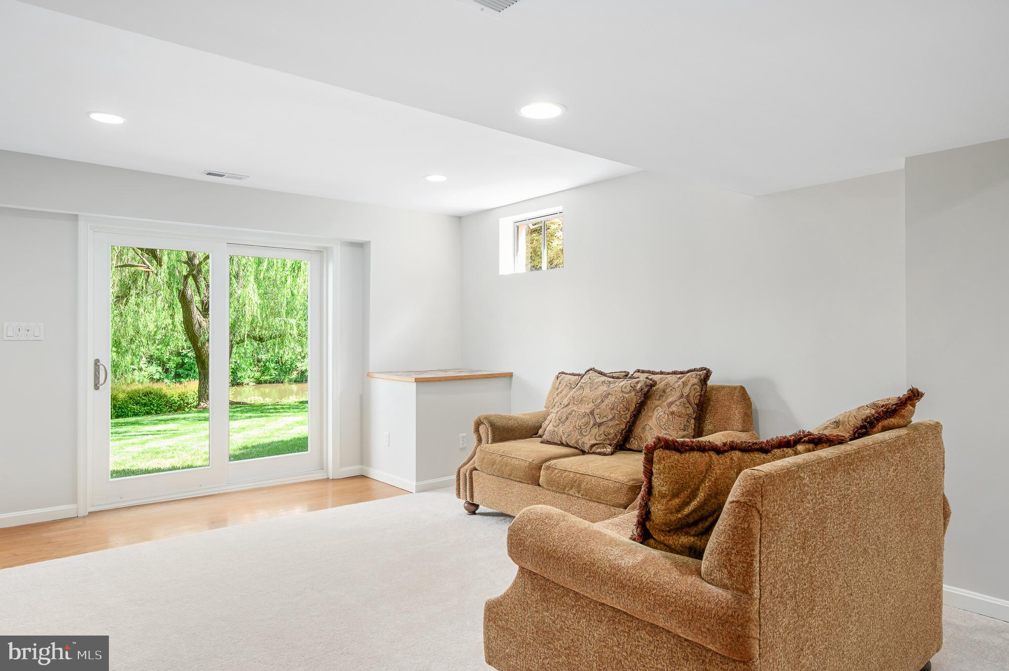 FARMWELL HUNT - Residential