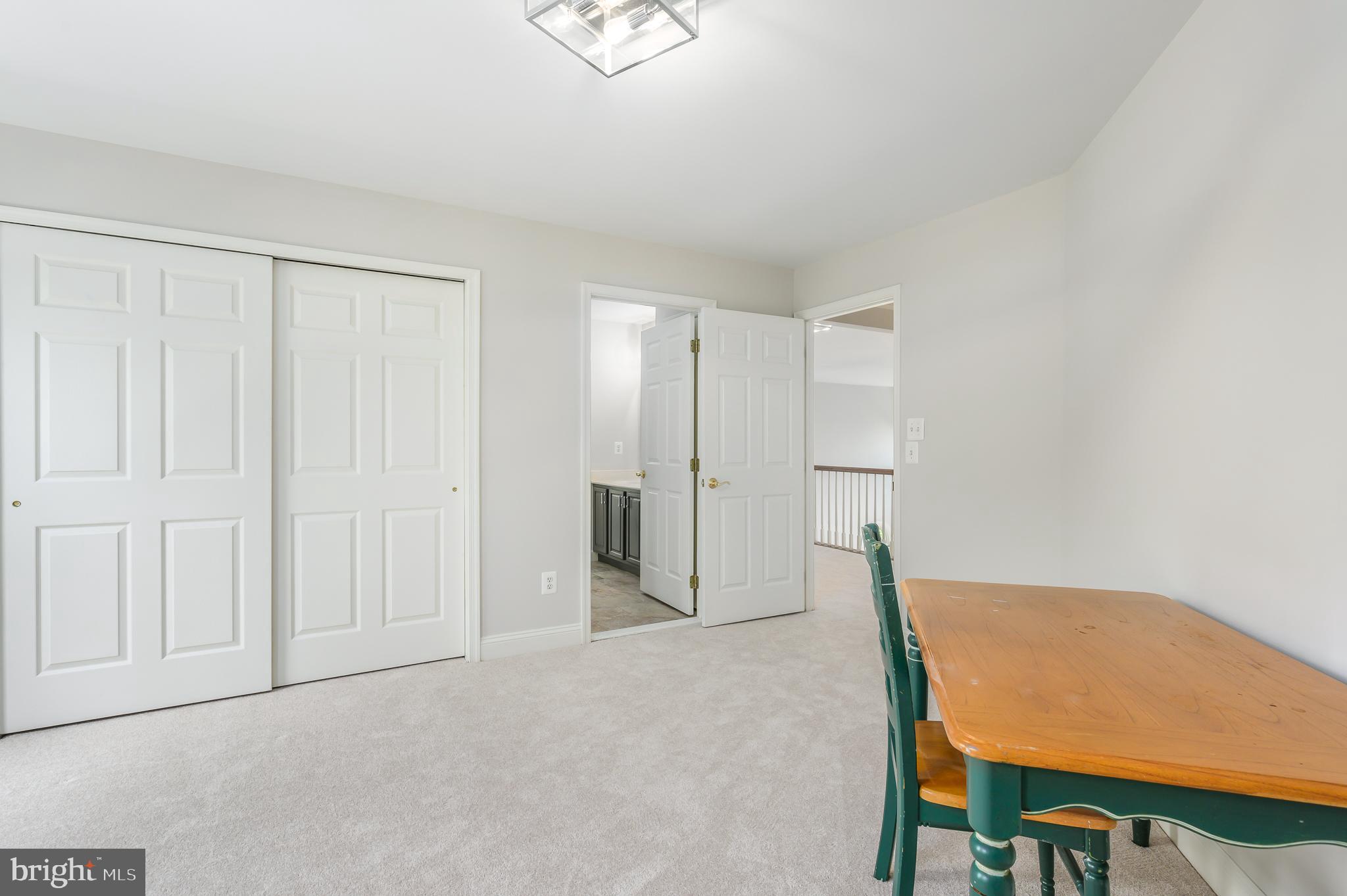 FARMWELL HUNT - Residential