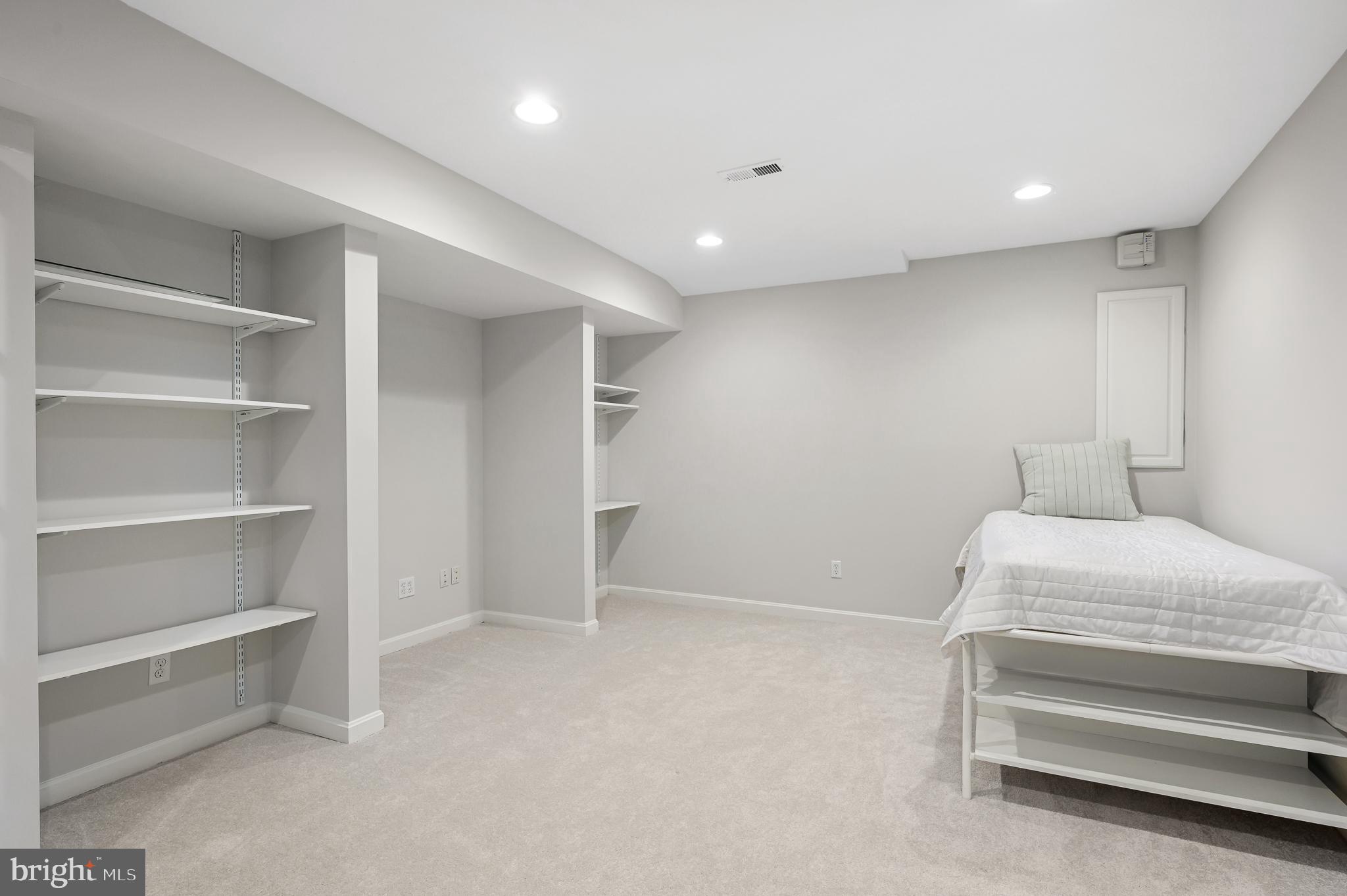 FARMWELL HUNT - Residential