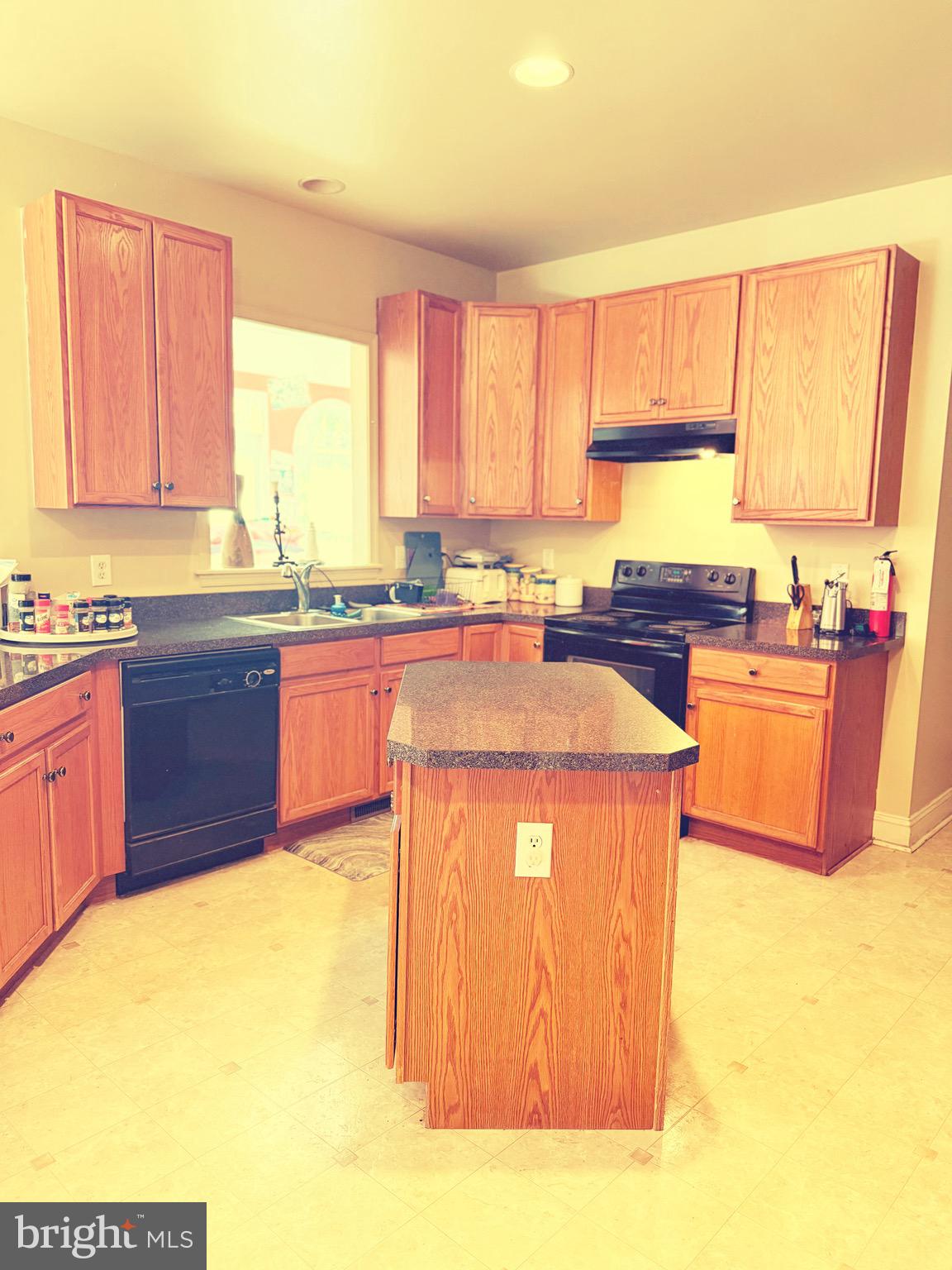 ESTATES AT ST ANNE - Residential