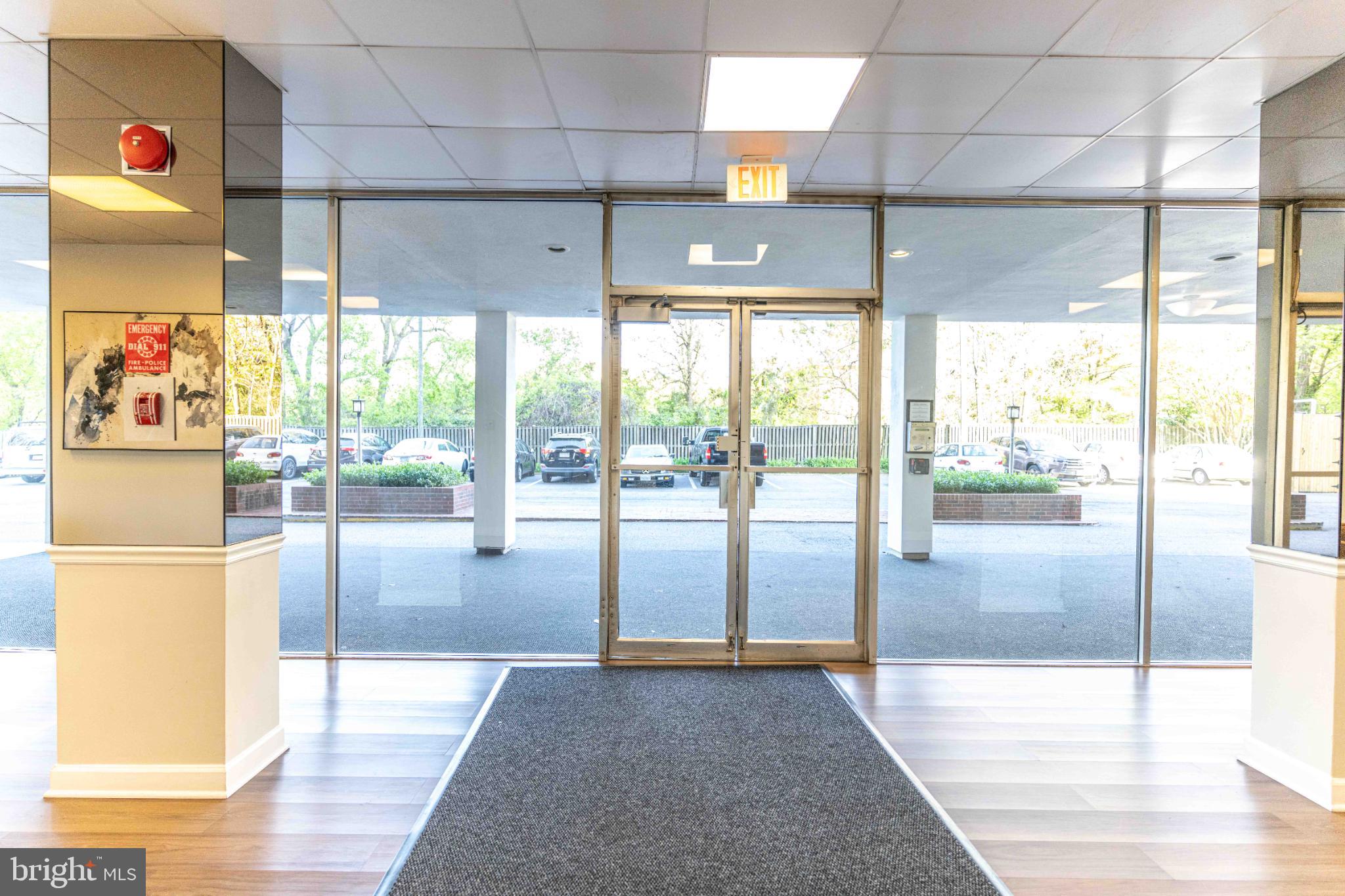 YORKTOWN CONDOMINIUM - Residential Lease