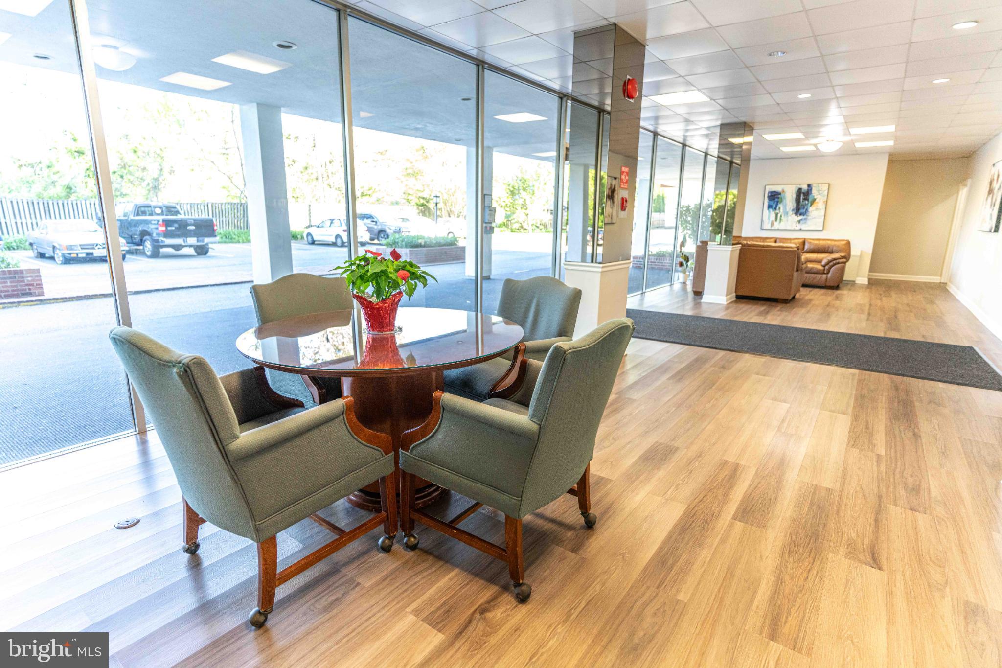 YORKTOWN CONDOMINIUM - Residential Lease