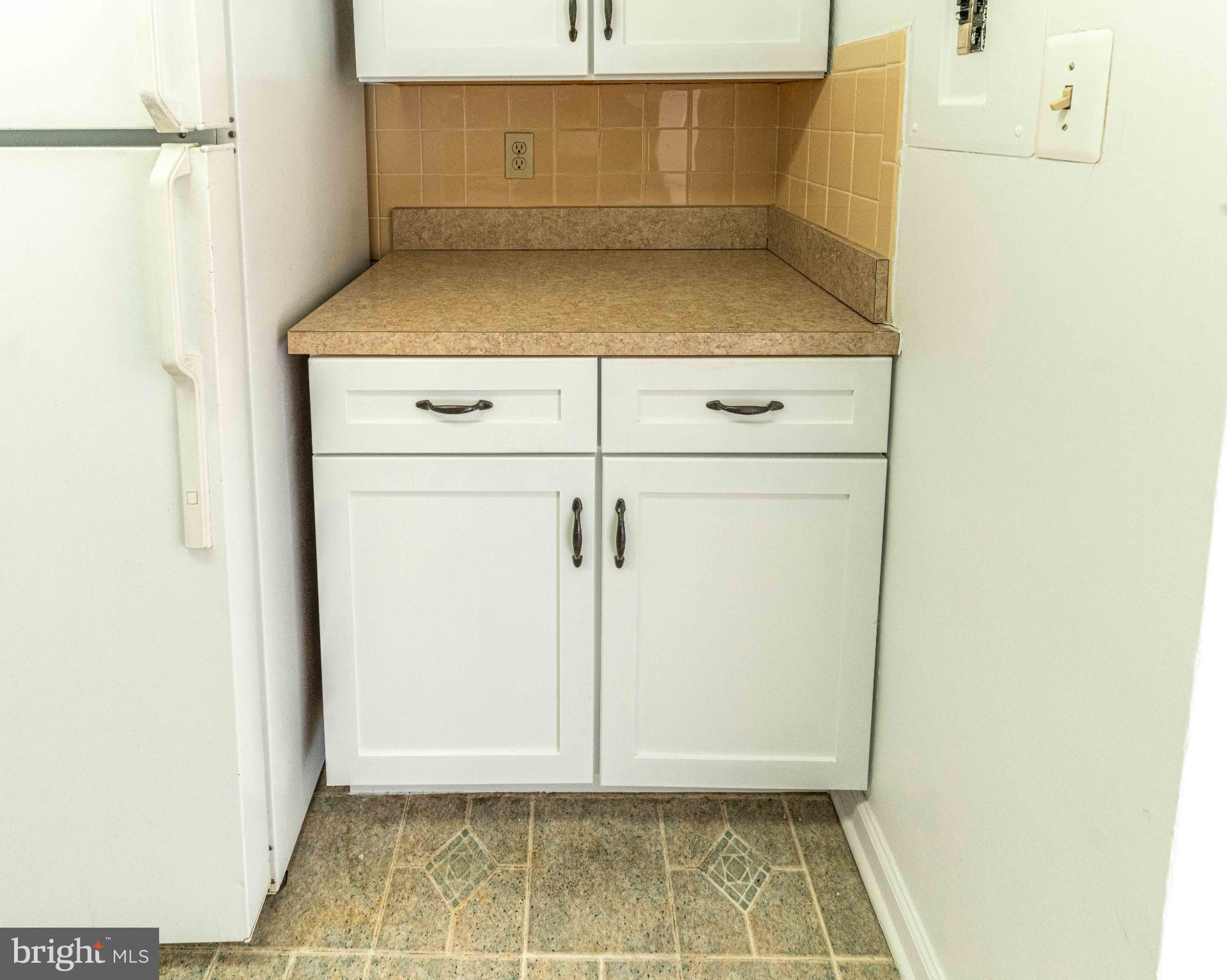 YORKTOWN CONDOMINIUM - Residential Lease