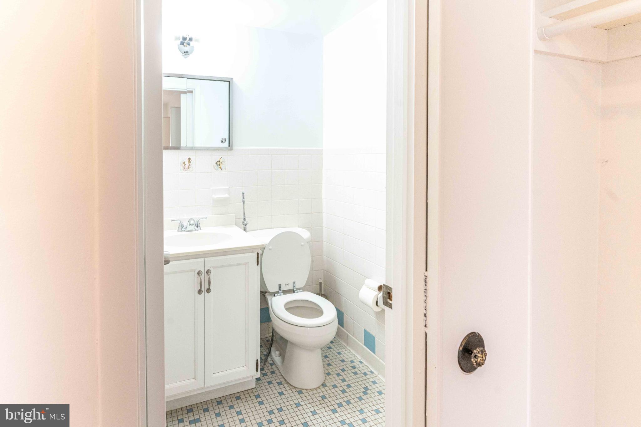 YORKTOWN CONDOMINIUM - Residential Lease