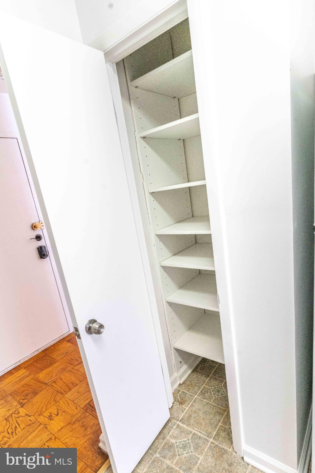 YORKTOWN CONDOMINIUM - Residential Lease