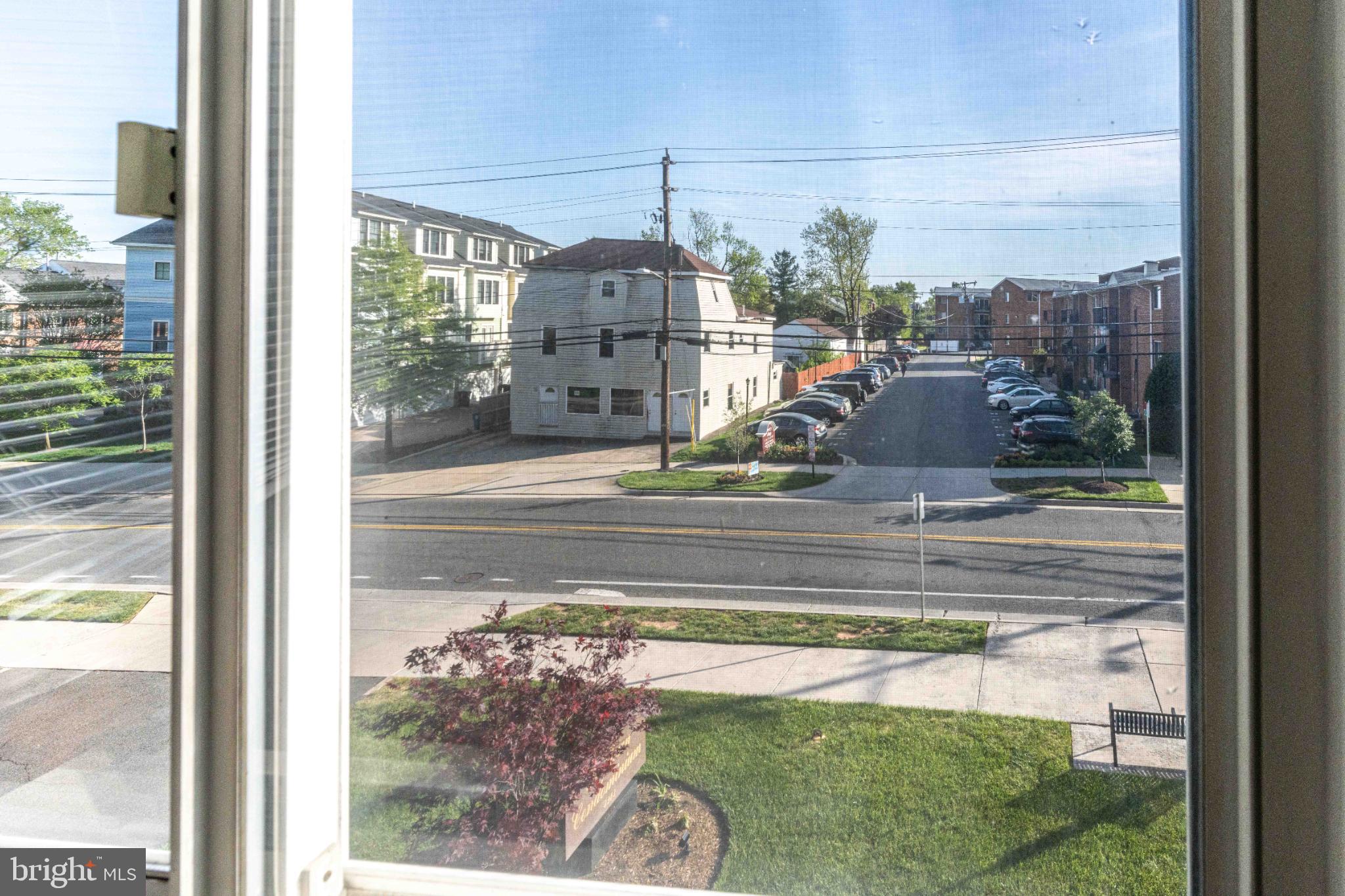 YORKTOWN CONDOMINIUM - Residential Lease