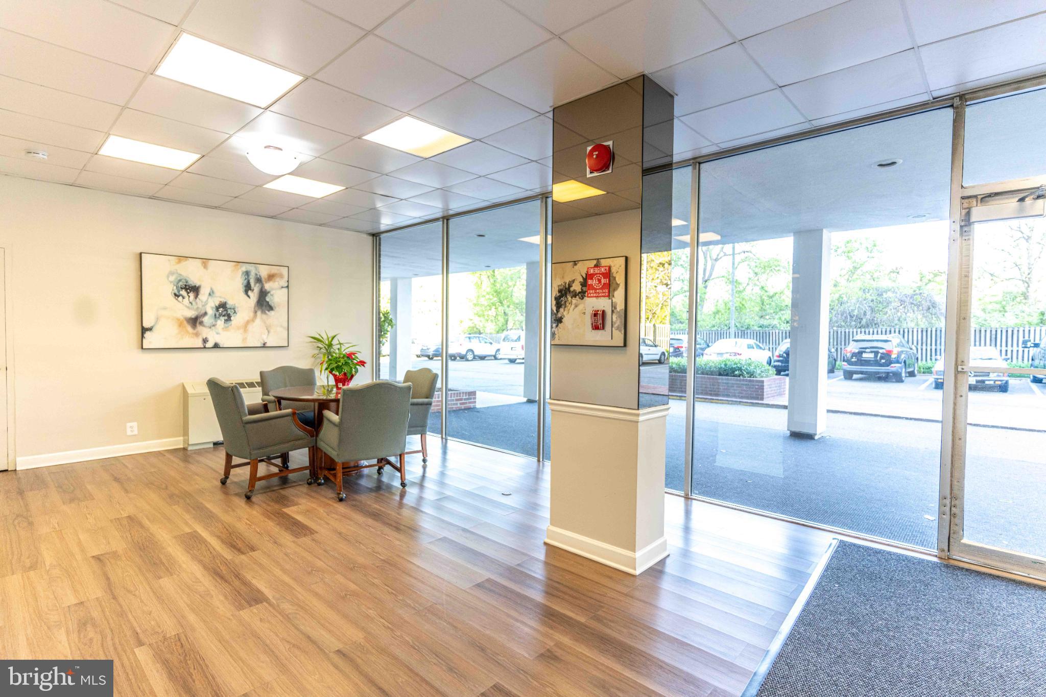 YORKTOWN CONDOMINIUM - Residential Lease