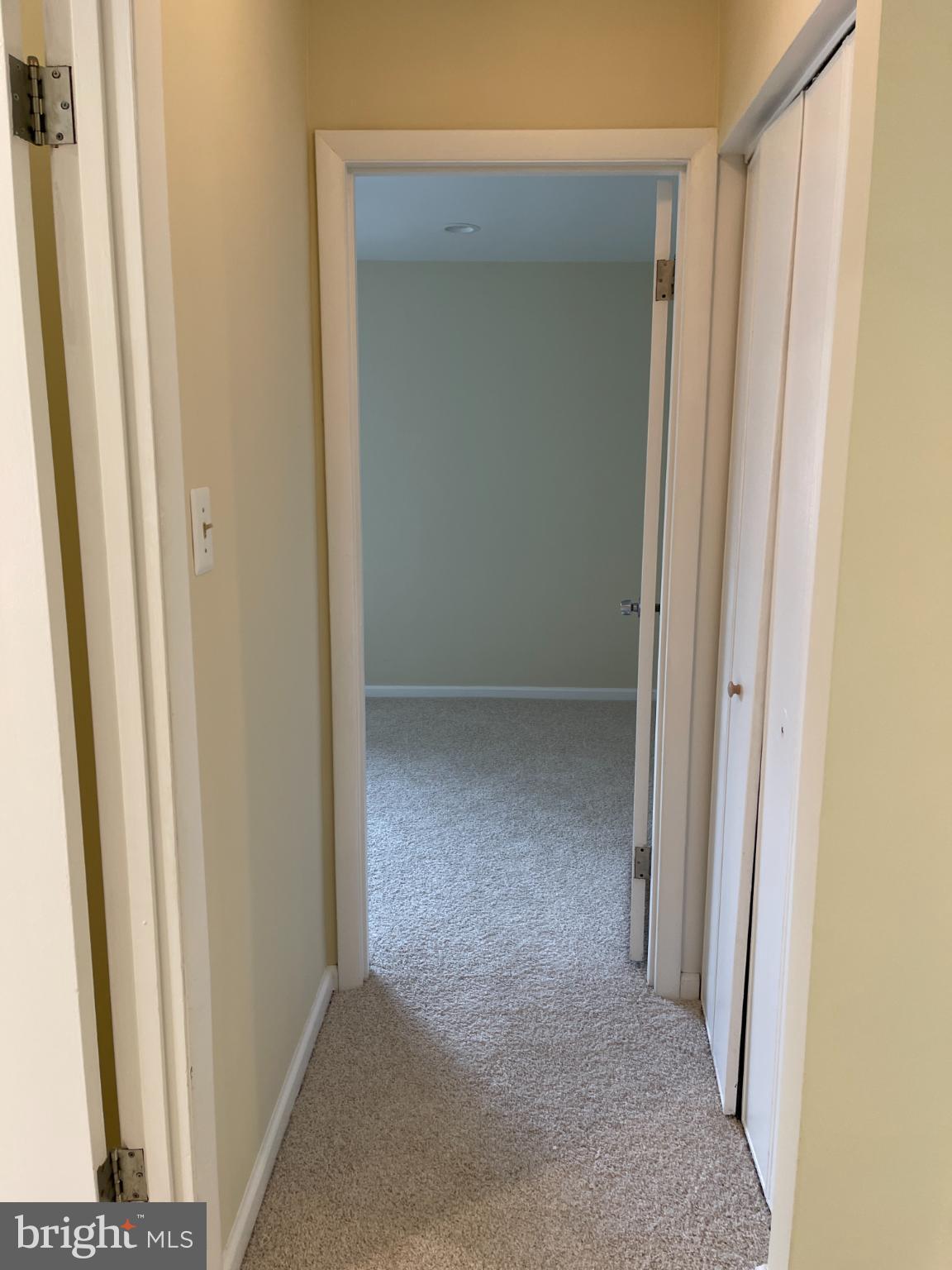 YORKTOWN CONDOMINIUM - Residential Lease