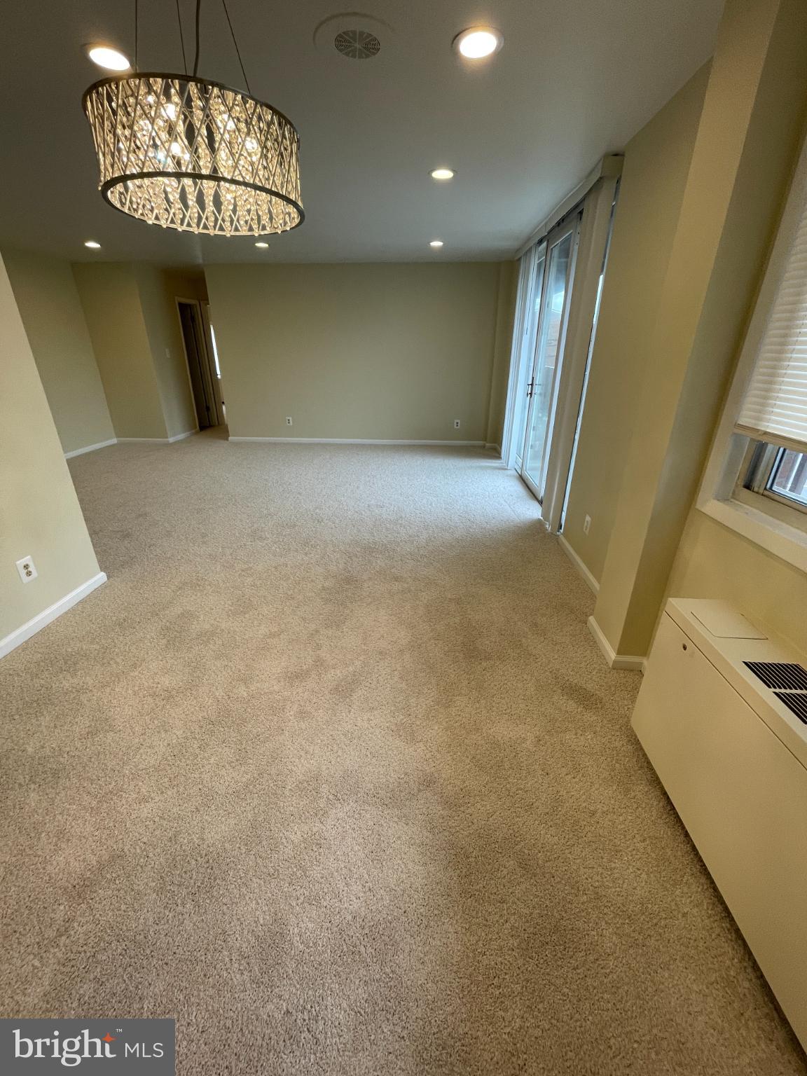 YORKTOWN CONDOMINIUM - Residential Lease