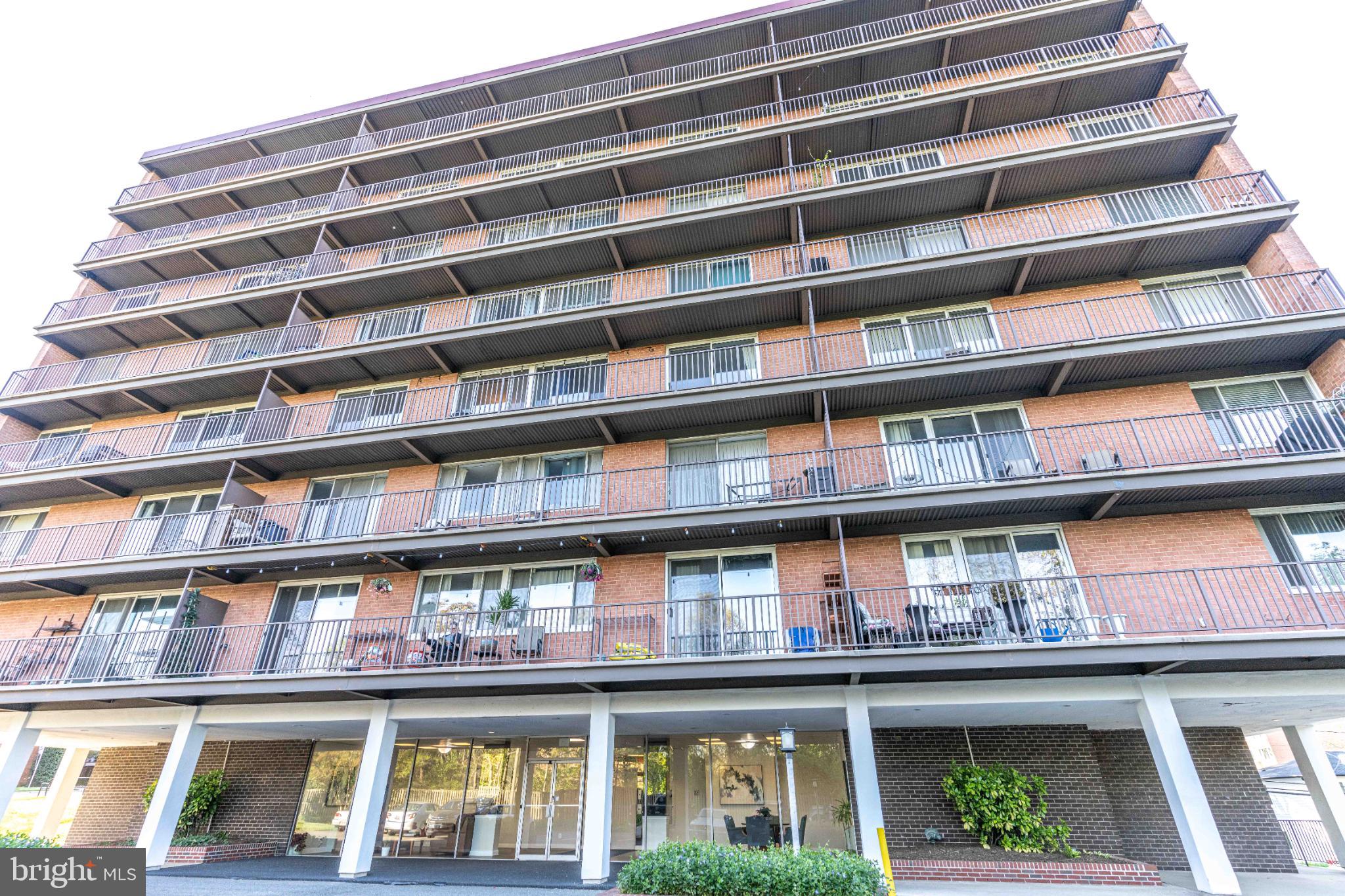 YORKTOWN CONDOMINIUM - Residential Lease