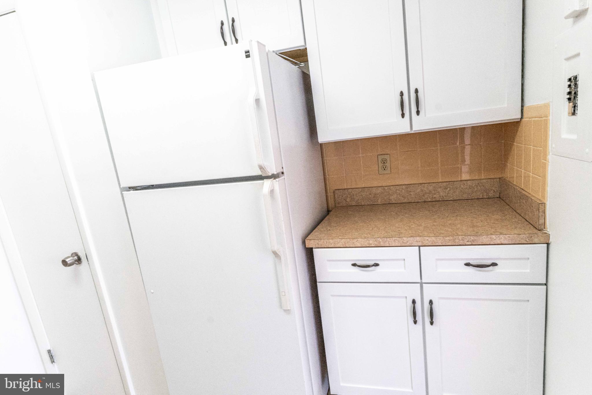 YORKTOWN CONDOMINIUM - Residential Lease