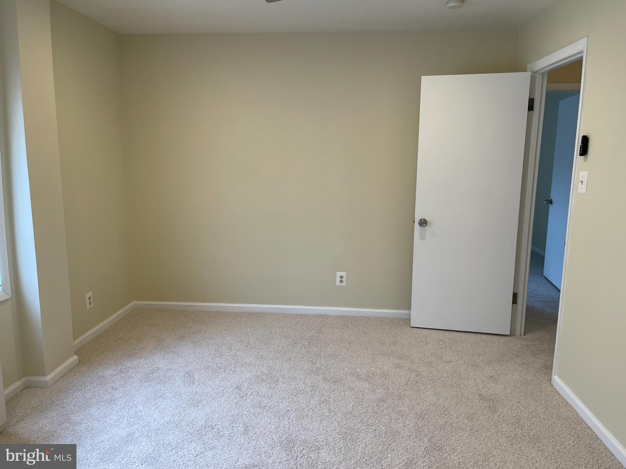 YORKTOWN CONDOMINIUM - Residential Lease