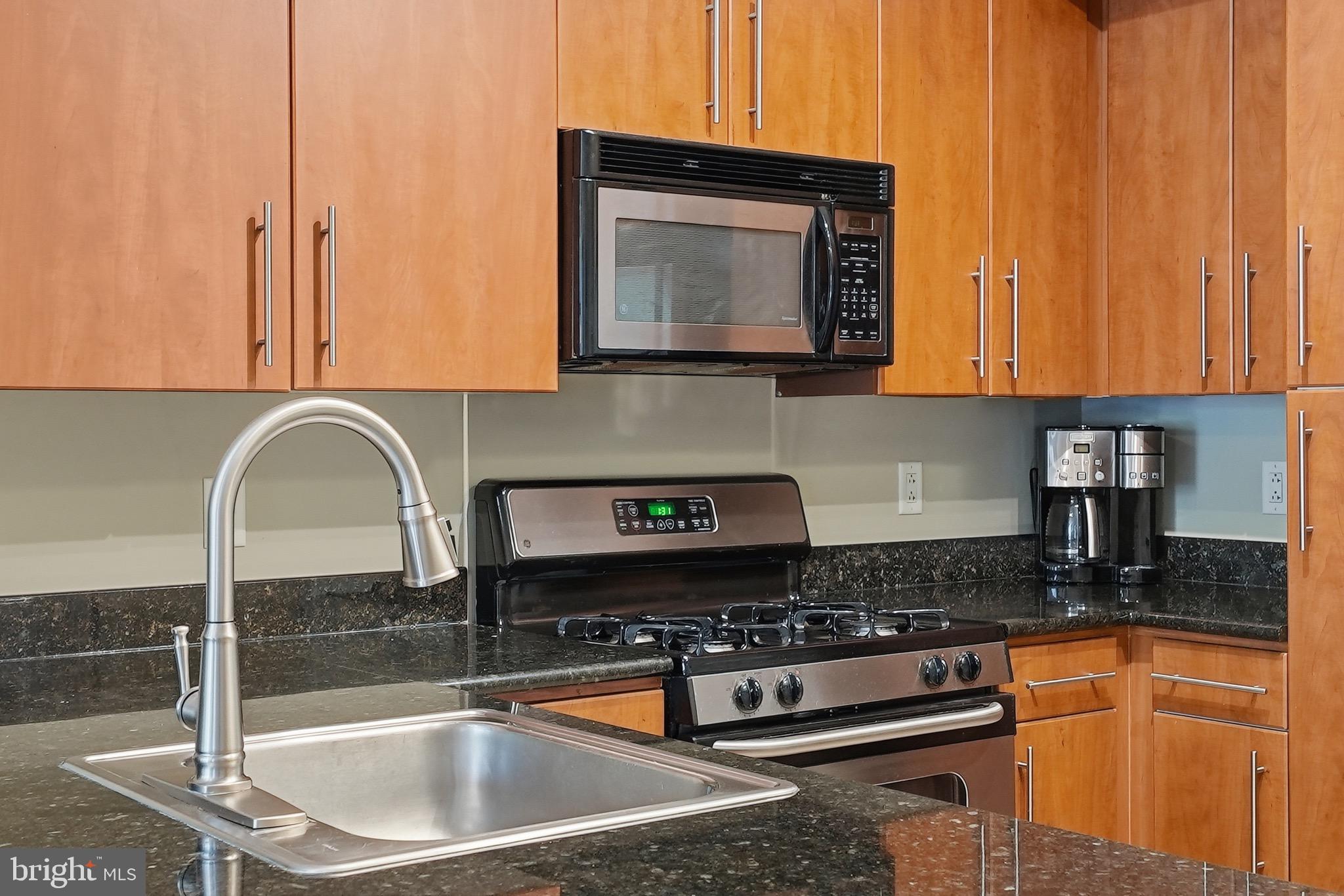 CLARENDON 1021 - Residential