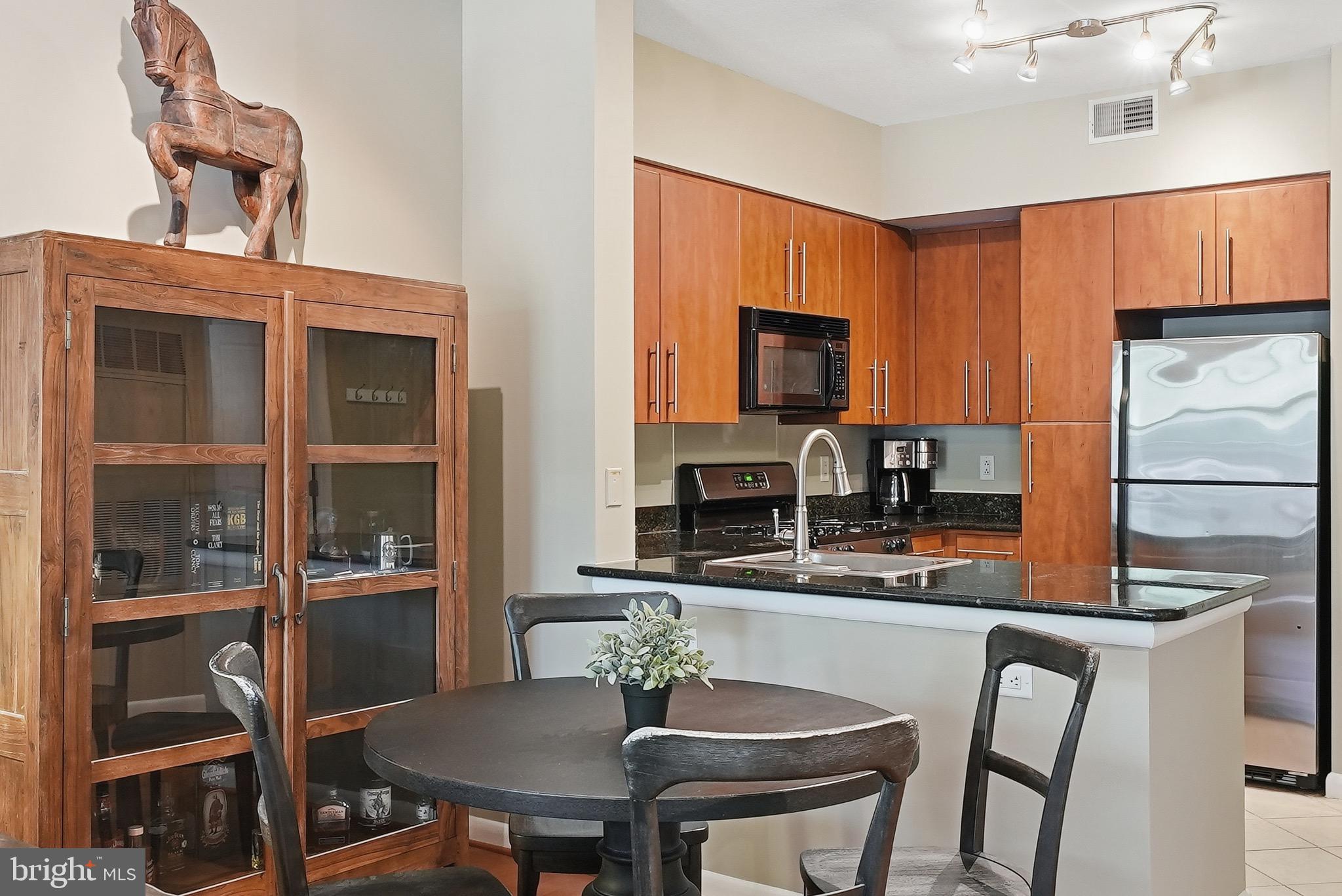 CLARENDON 1021 - Residential