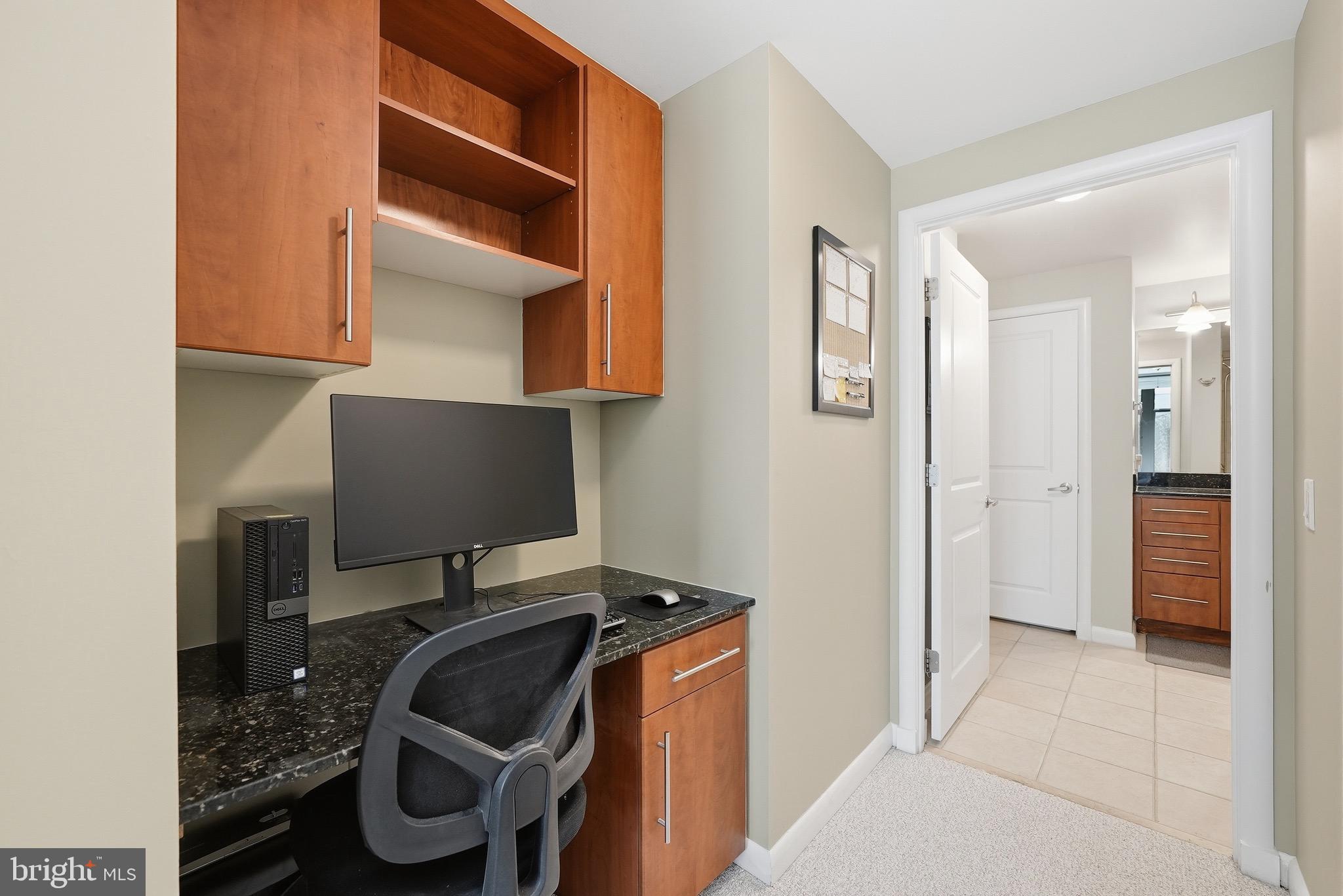 CLARENDON 1021 - Residential