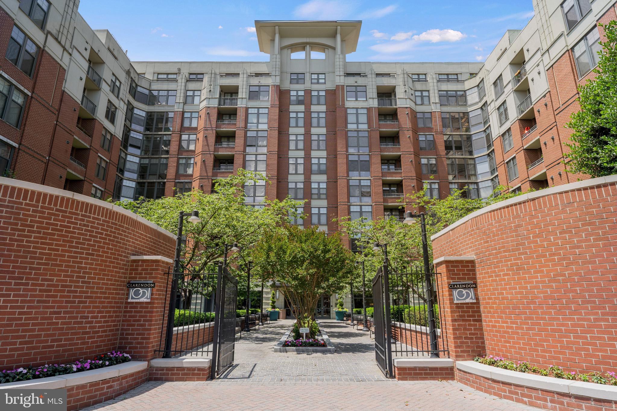 CLARENDON 1021 - Residential