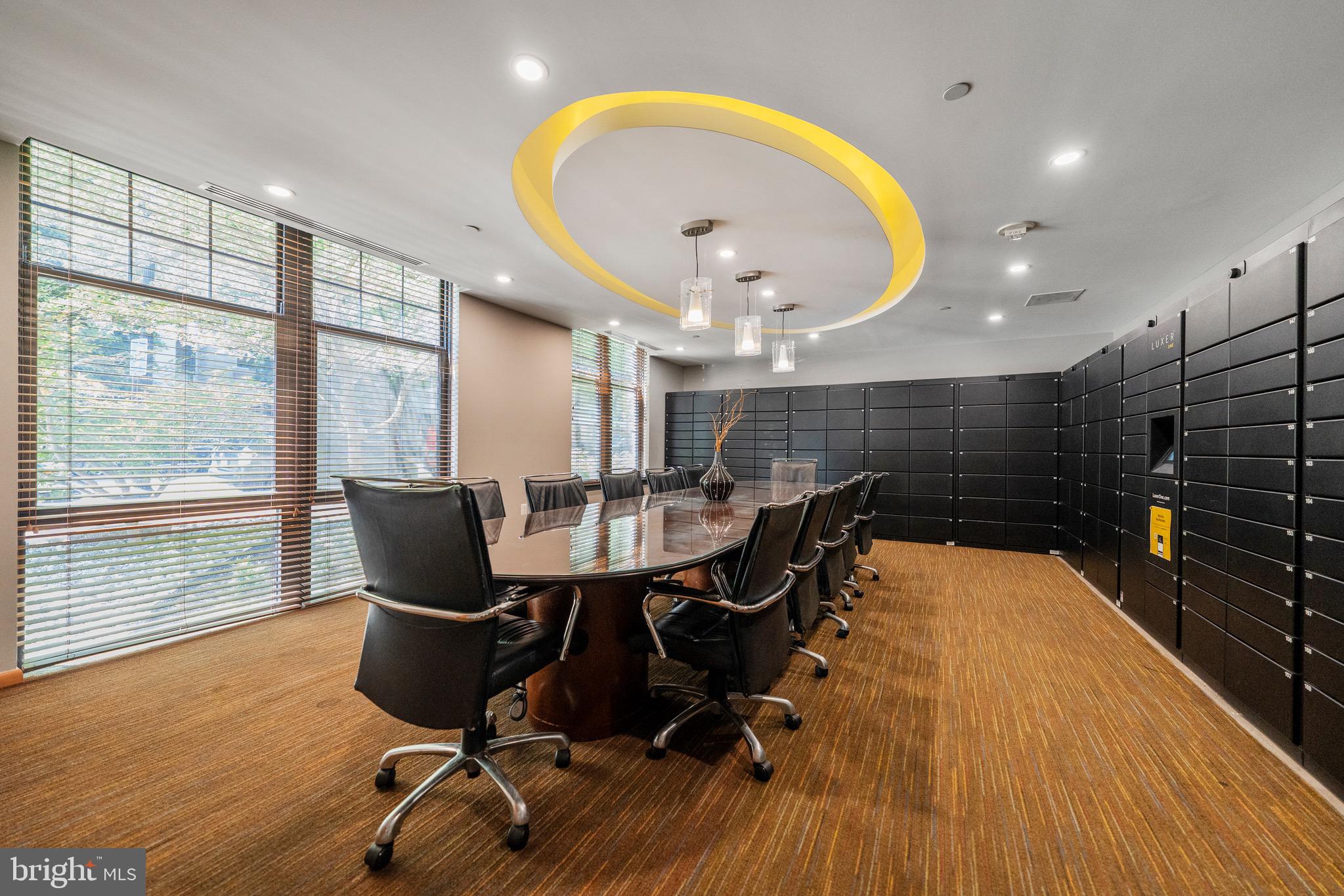 CLARENDON 1021 - Residential