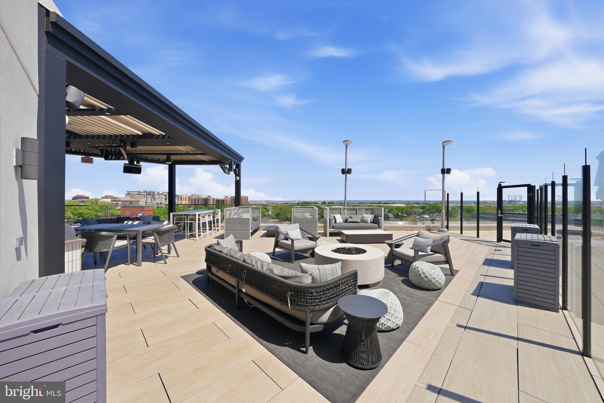 CLARENDON 1021 - Residential