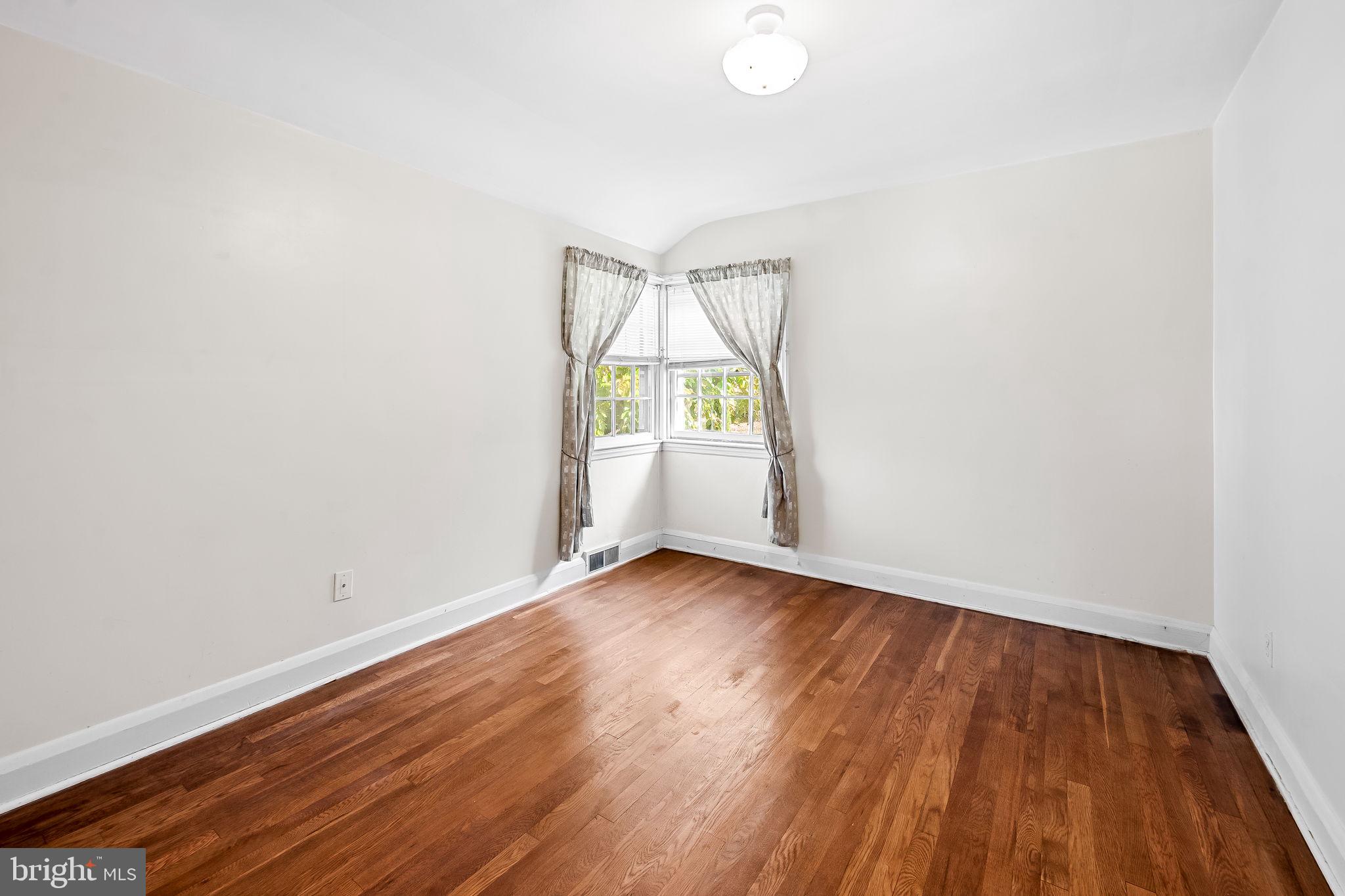 LOCH HILL - Residential