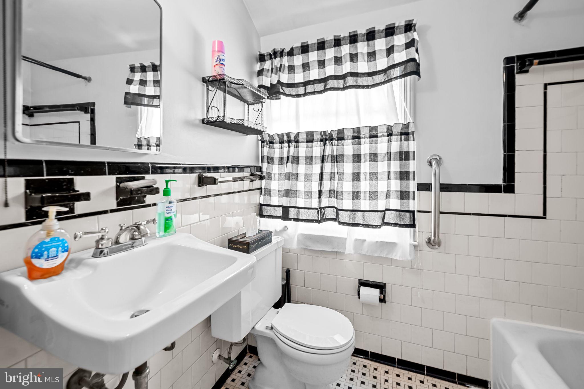 LOCH HILL - Residential