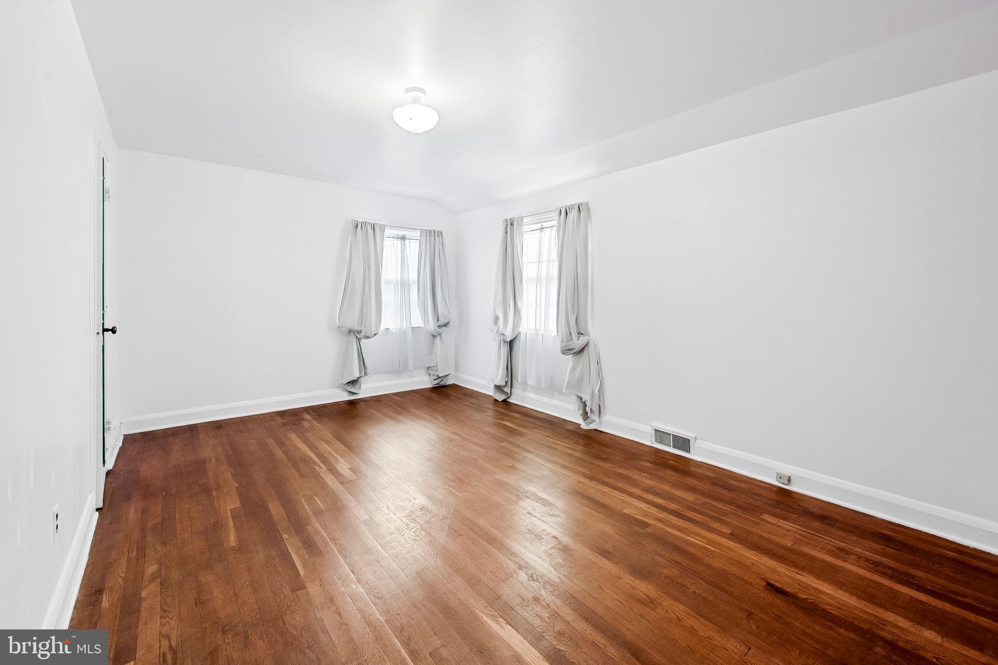 LOCH HILL - Residential