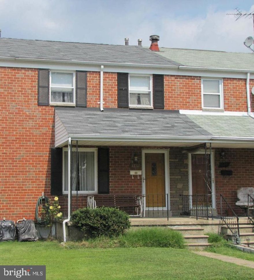 Listed and sold simultaneously.