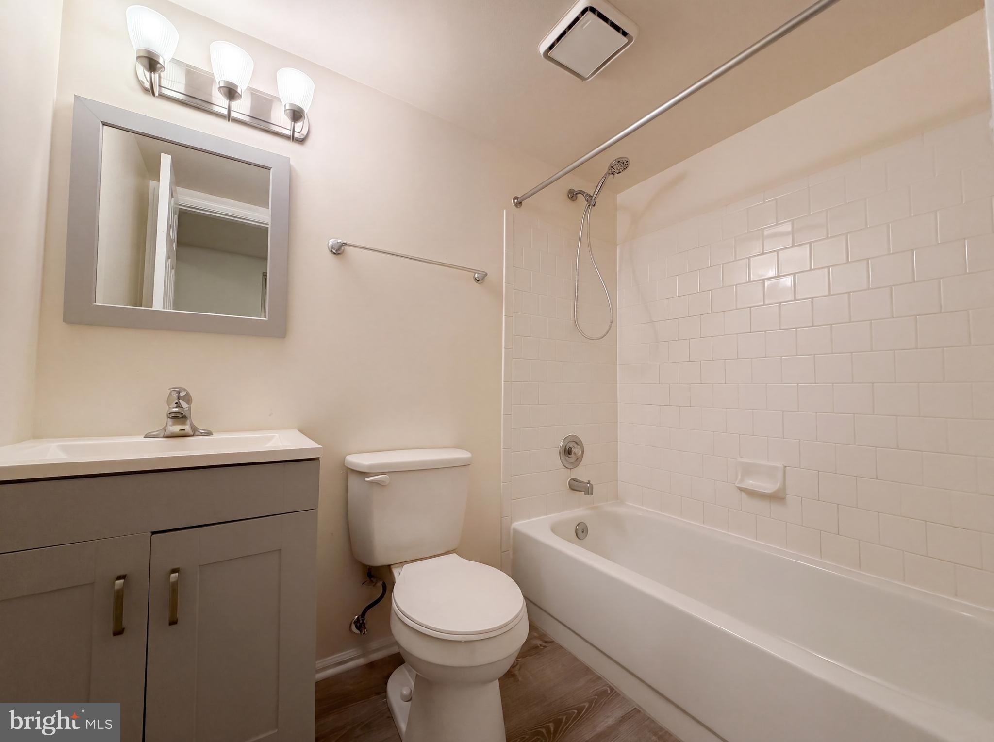 QUAIL HOLLOW - Residential