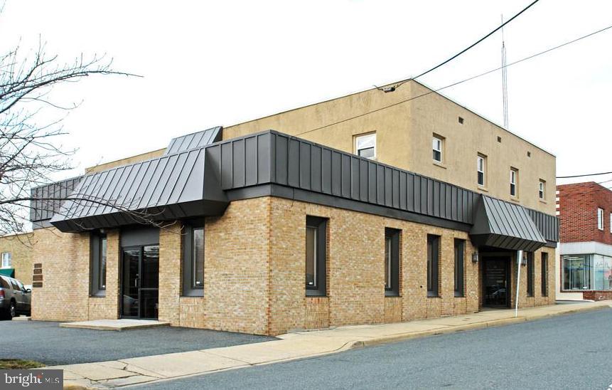 1st Floor Office Space in Downtown Bel Air, with On -Site parking. Suite #3 is 1200 Sq. Ft. asking $1750.00/month .plus Electric. Consist of Reception Area, 3 offices, and conference room plus kitchenette .Unit is One Block from Courthouse and Main Street. Available September 1.