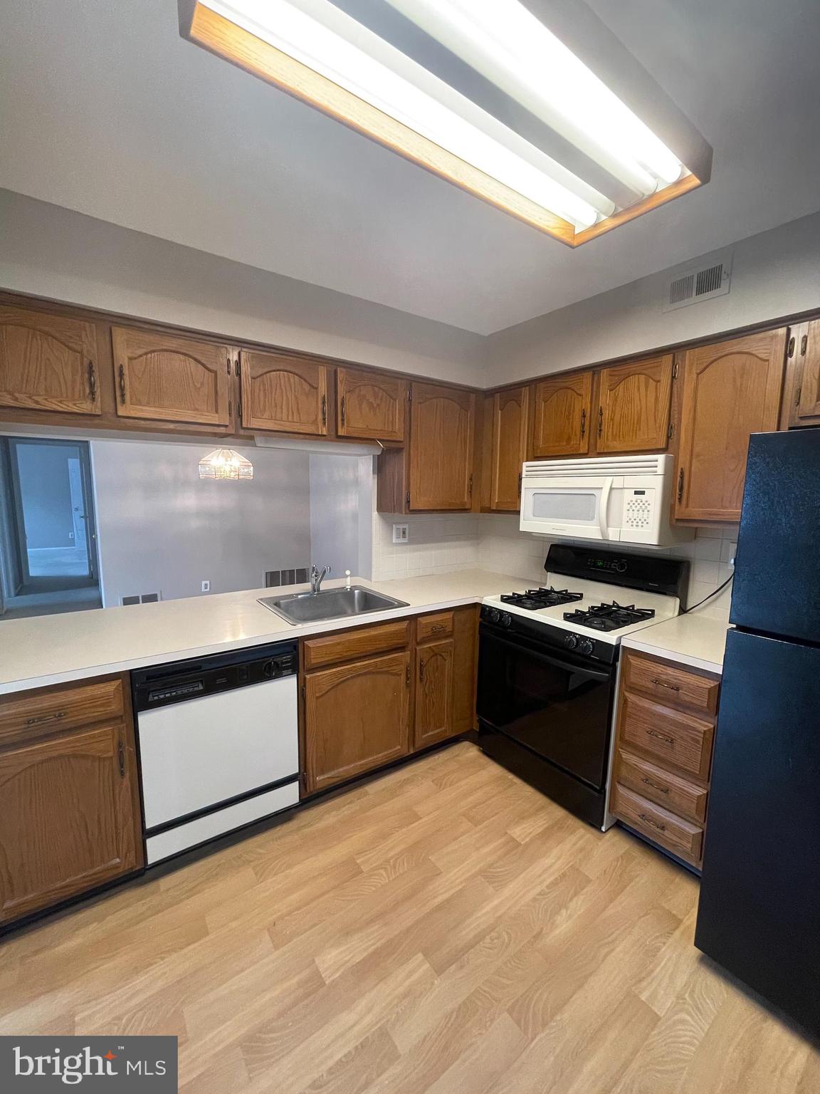 5207 ADELAIDE DRIVE A