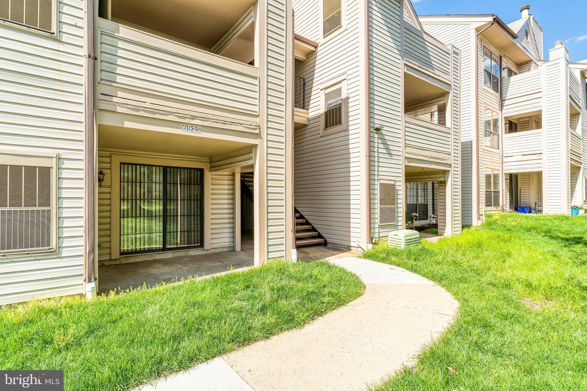 6925 MARY CAROLINE CIRCLE J