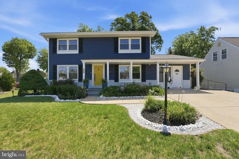 Photo of 100 S Lincoln Avenue, STERLING, VA 20164 (MLS # VALO2126656)