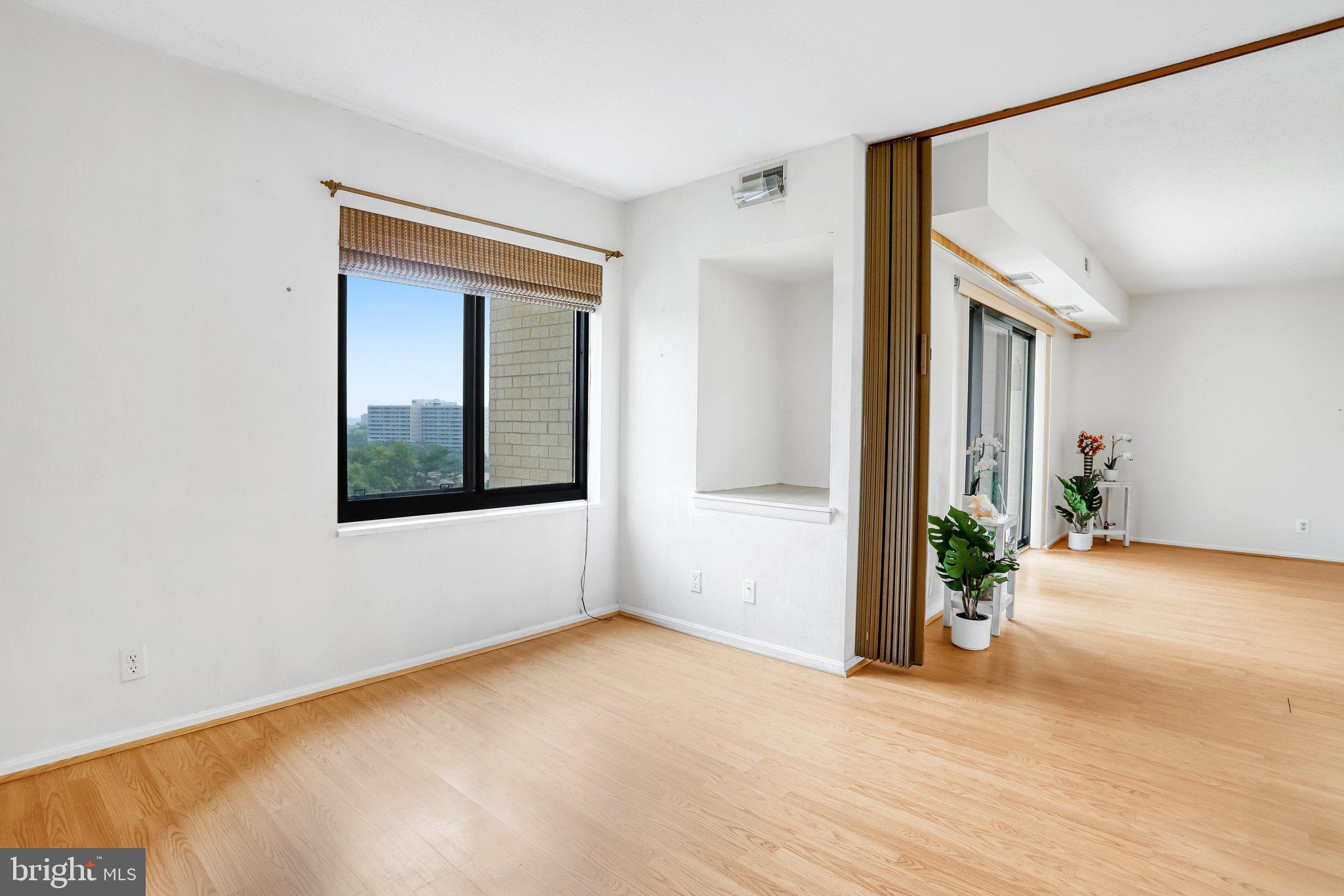 WATERGATE AT LANDMARK - Residential