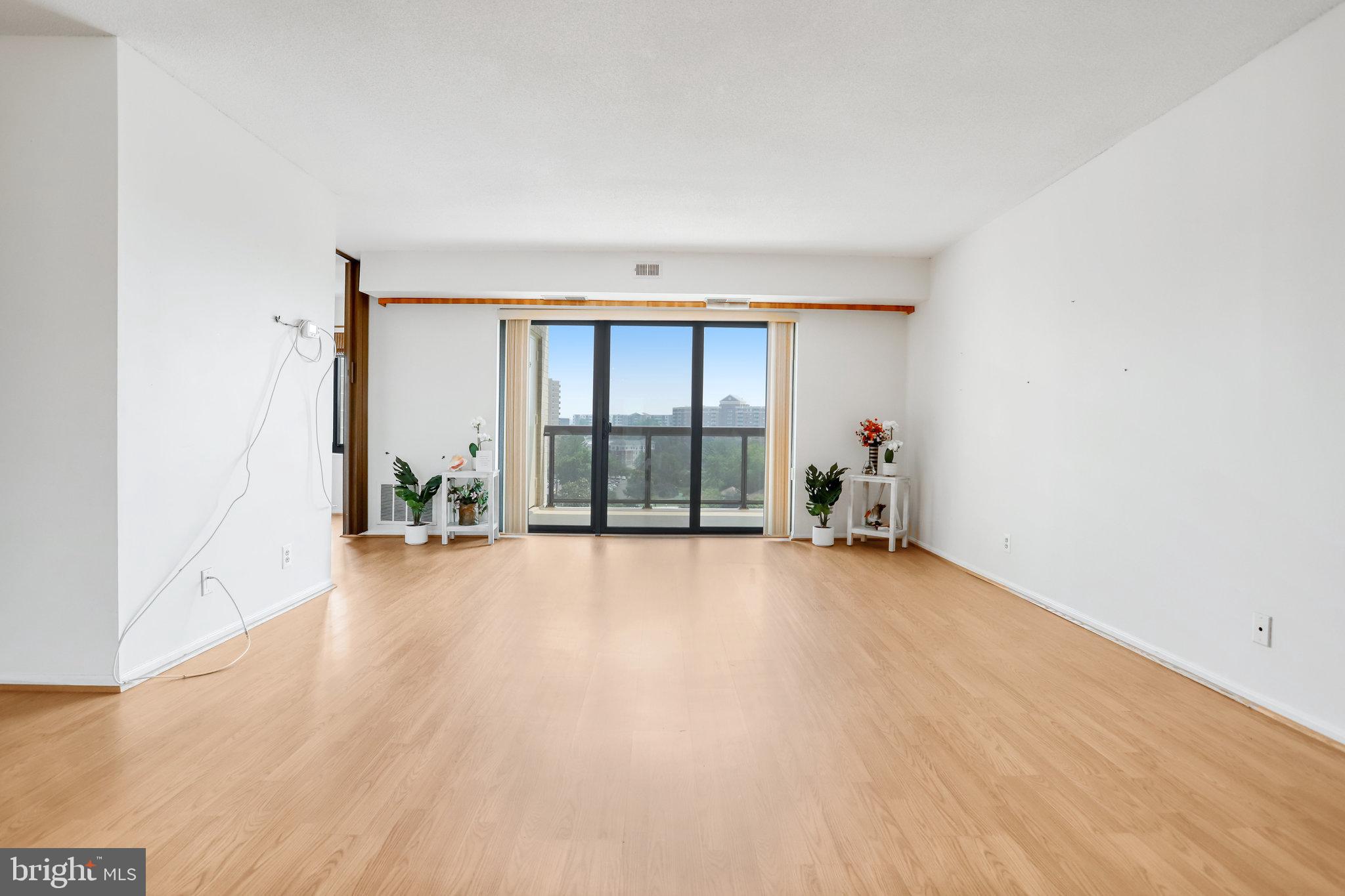 WATERGATE AT LANDMARK - Residential