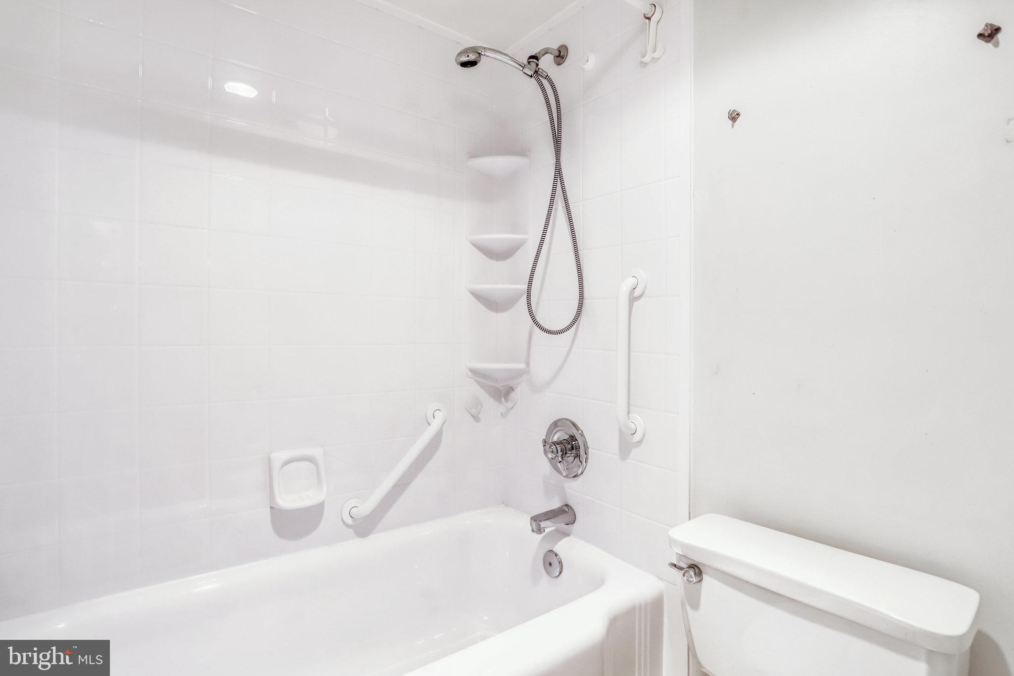 WATERGATE AT LANDMARK - Residential