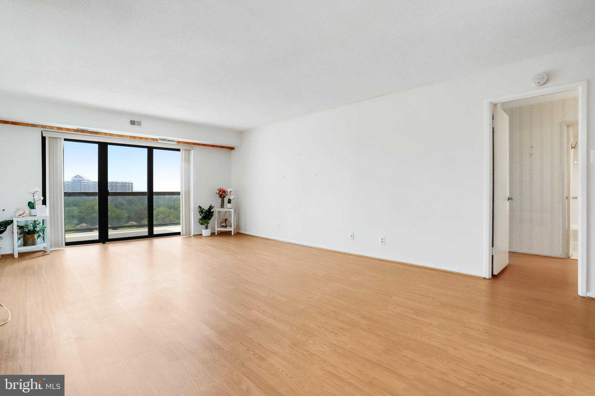 WATERGATE AT LANDMARK - Residential