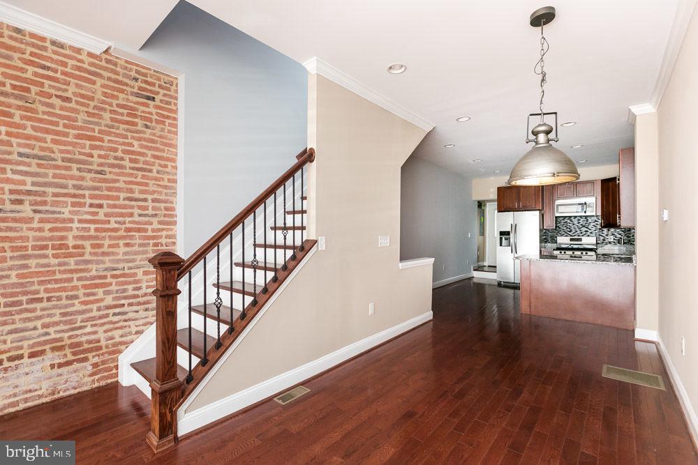 RIVERSIDE - Residential Lease