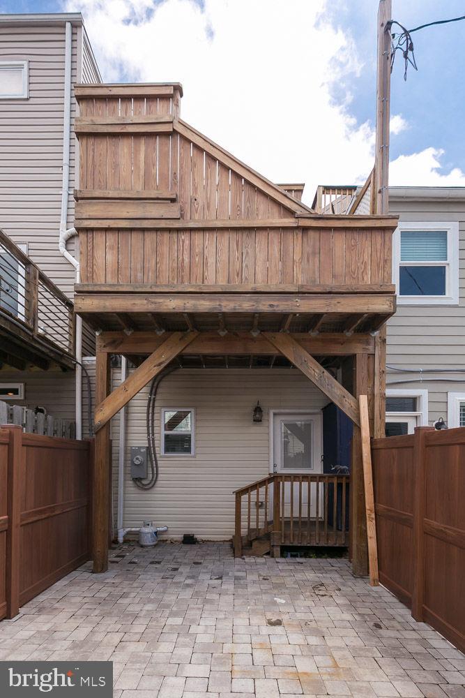 RIVERSIDE - Residential Lease