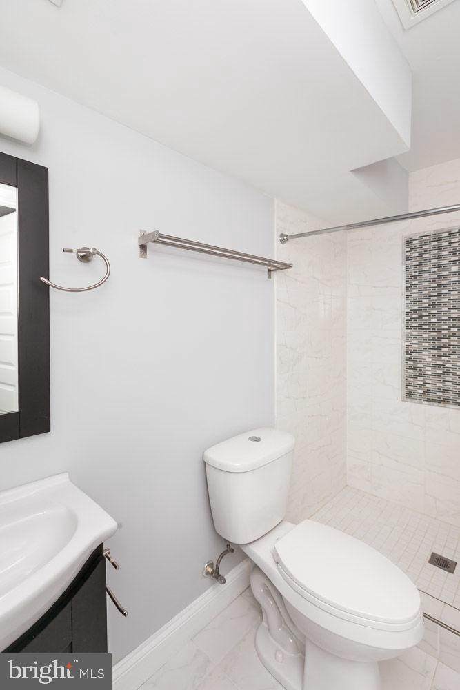 RIVERSIDE - Residential Lease