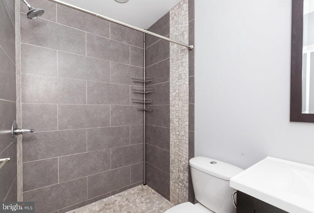 RIVERSIDE - Residential Lease