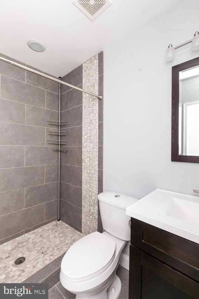 RIVERSIDE - Residential Lease