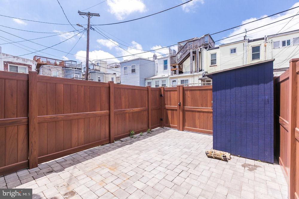 RIVERSIDE - Residential Lease