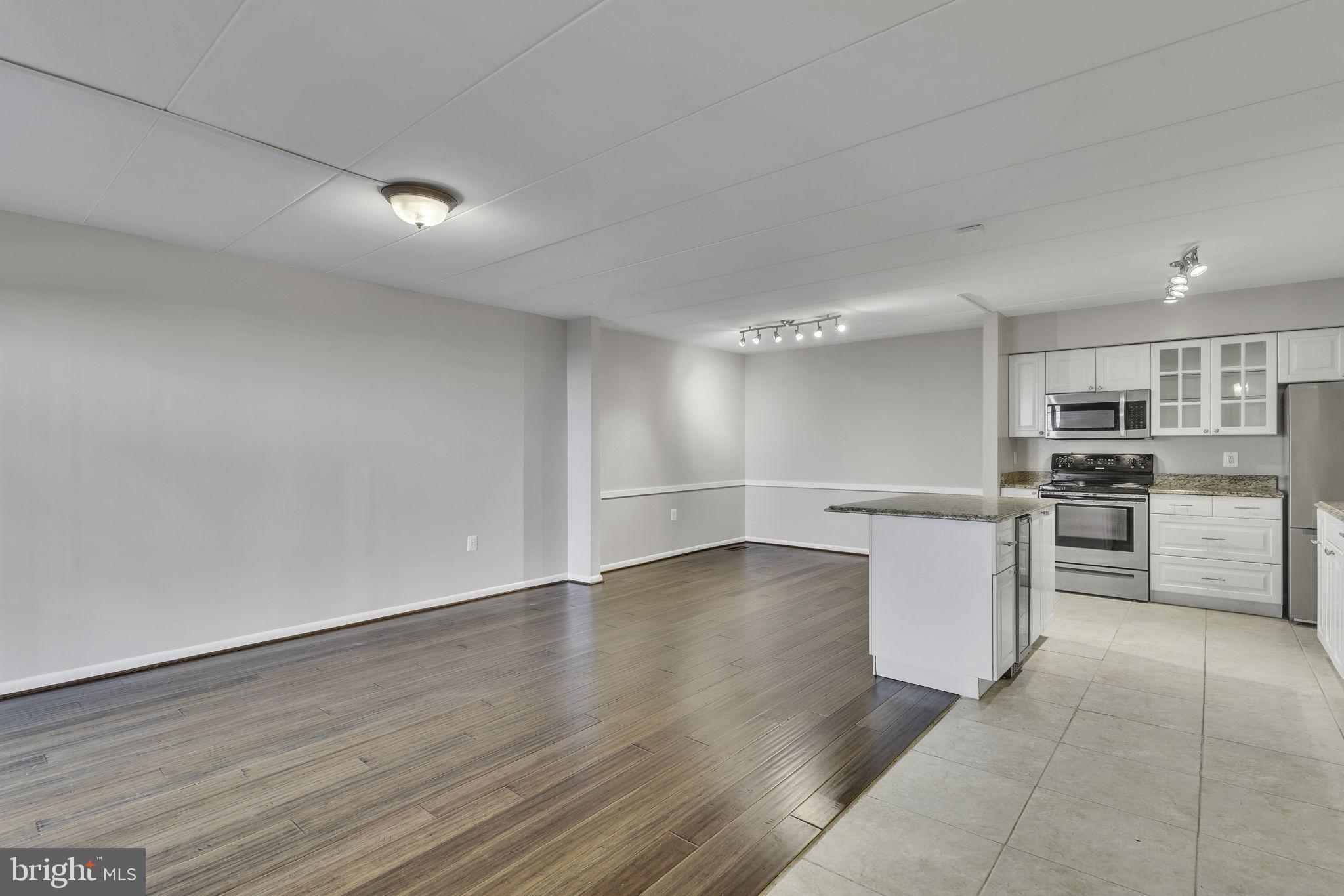 BEVERLEY HILLS - Residential Lease