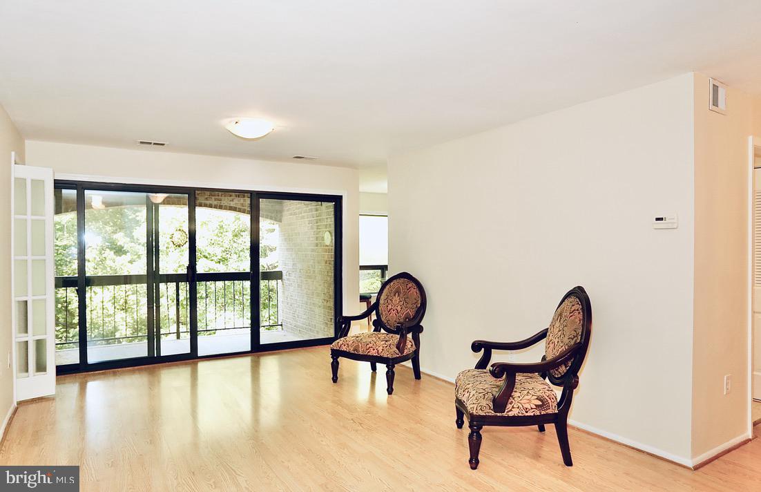 HYDE PARK - Residential